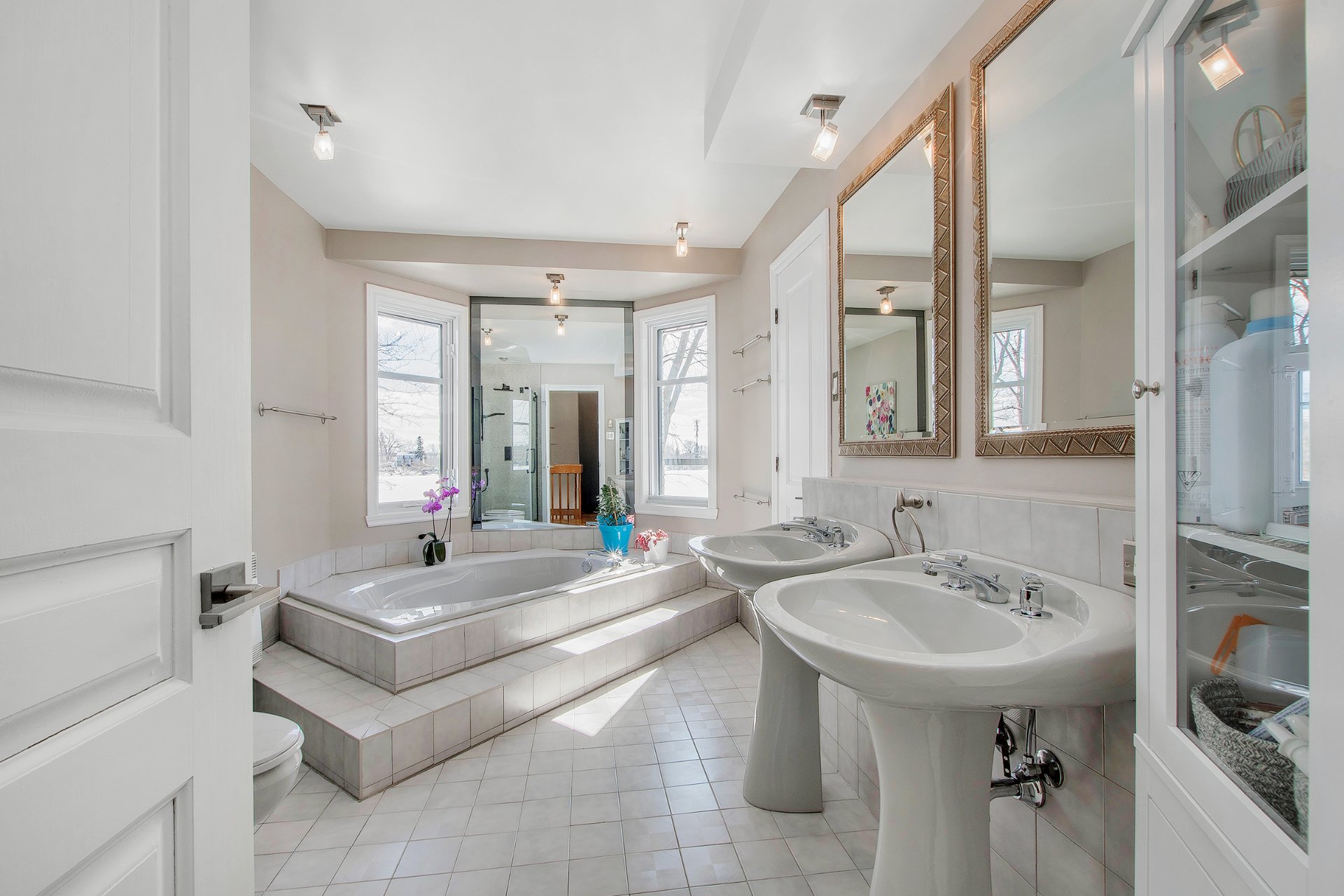 Salle de bains attenante à la CCP