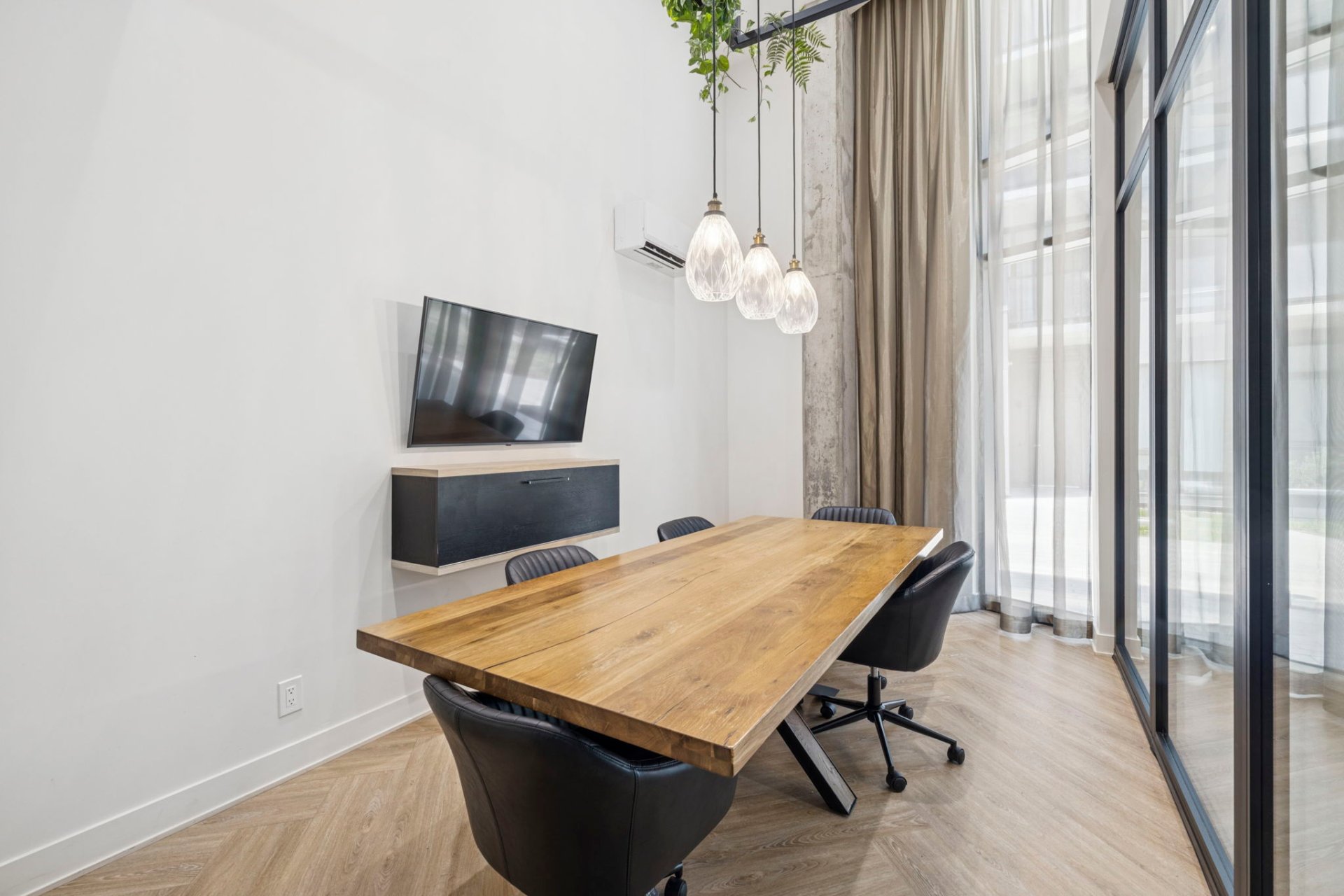 Photo - Conference room