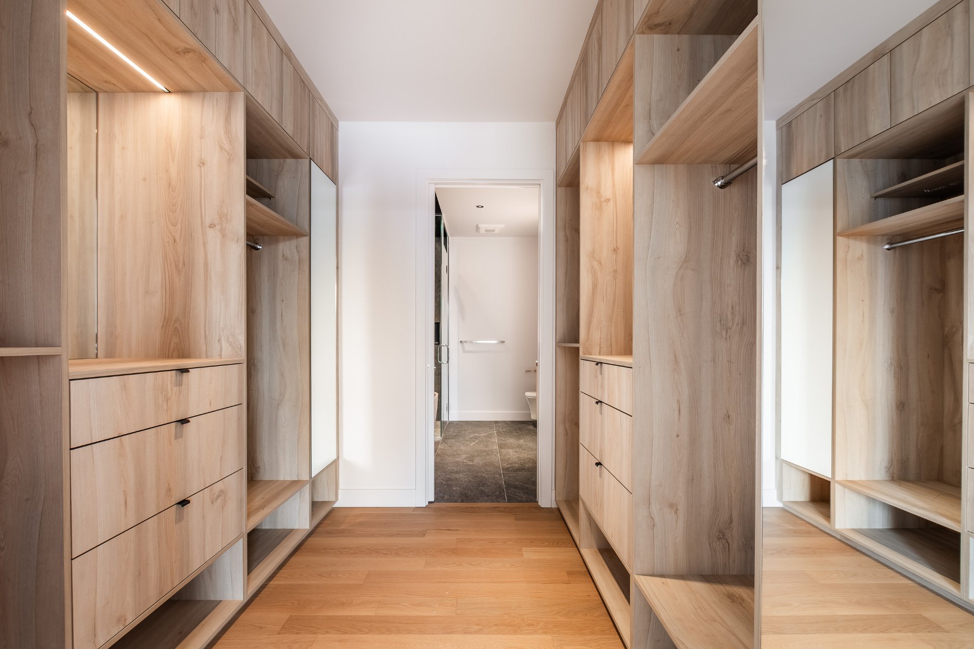 Photo - Penderie (Walk-in)