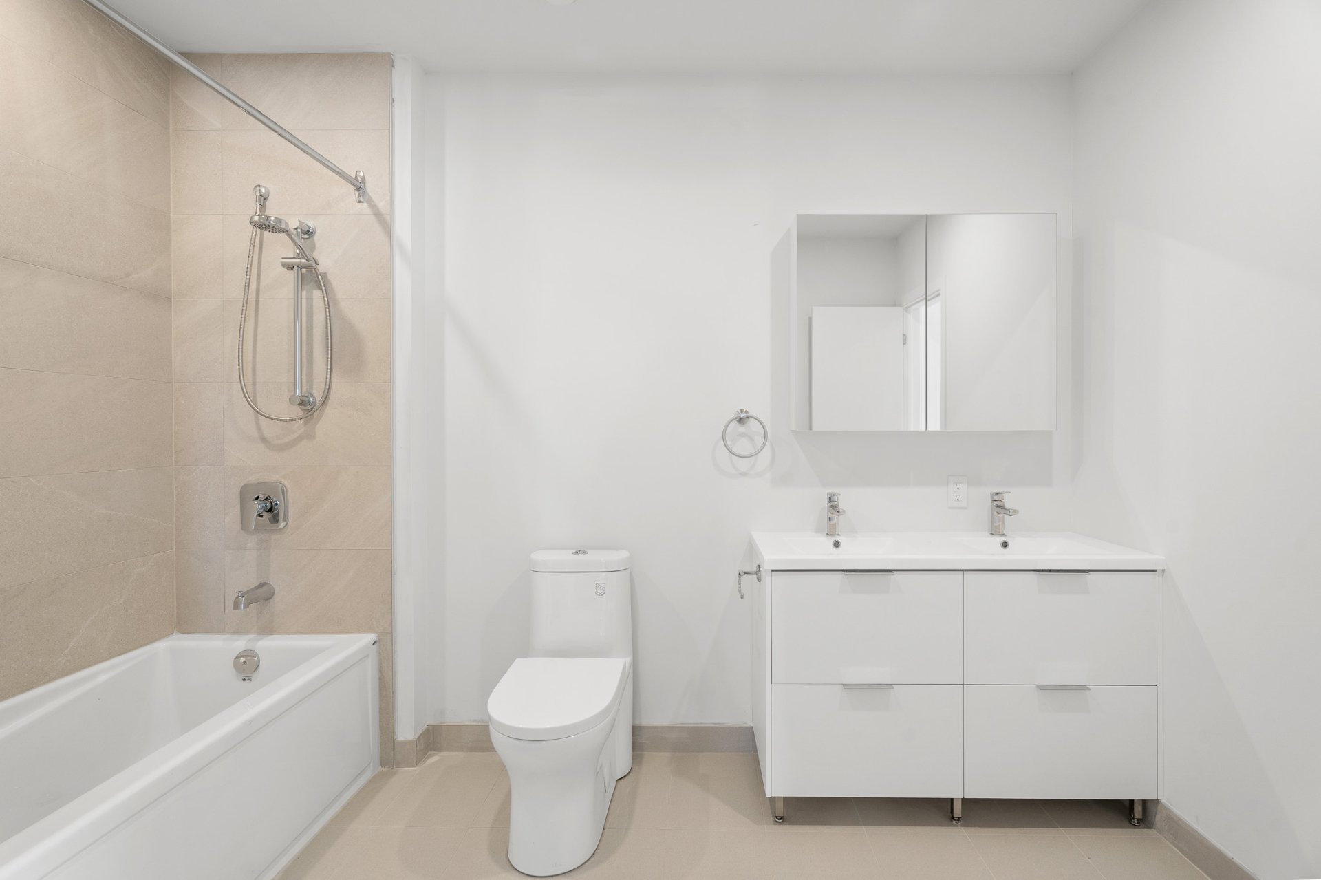 Photo - Salle de bains attenante à la CCP