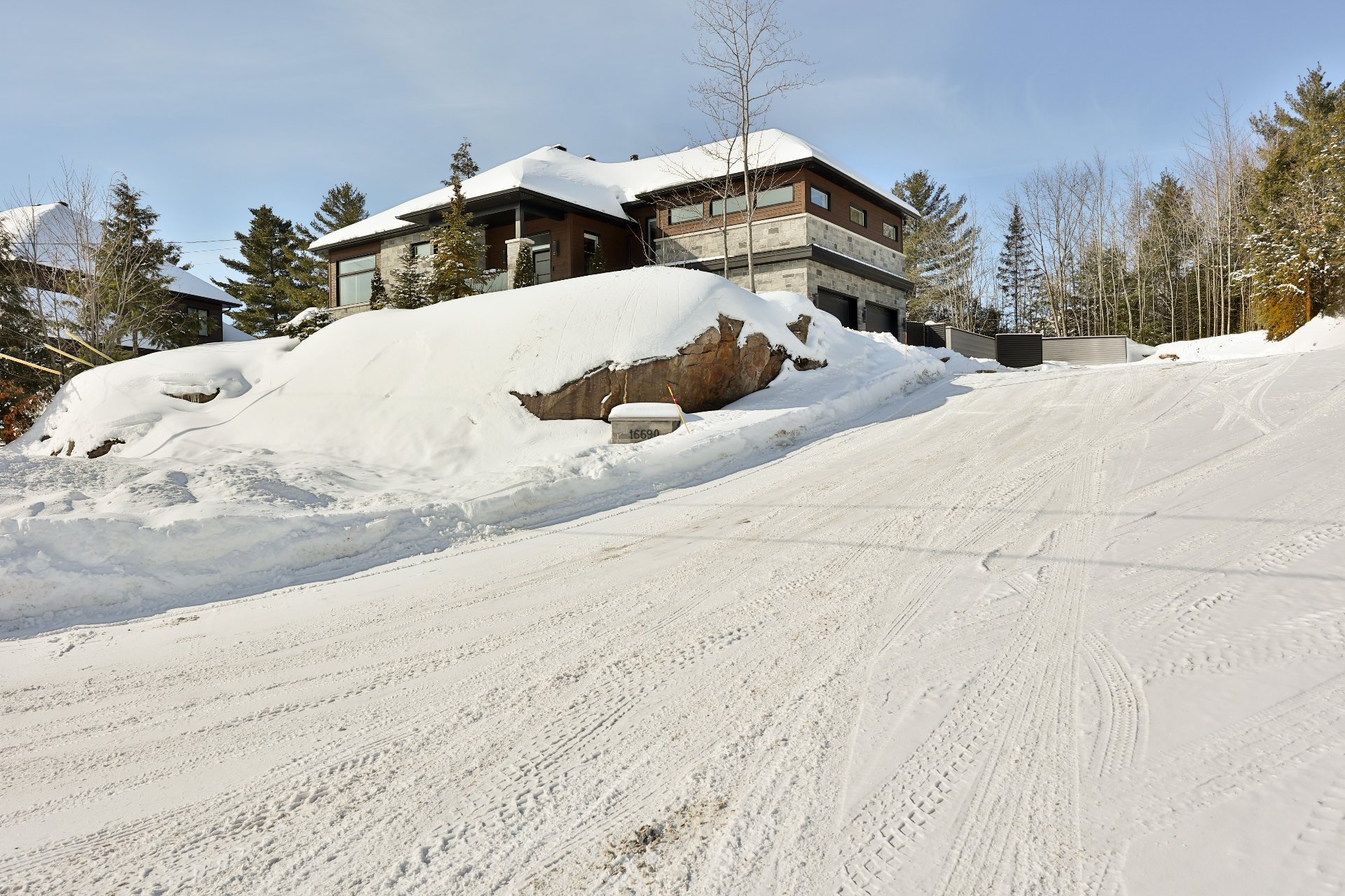 Photo - Stationnement