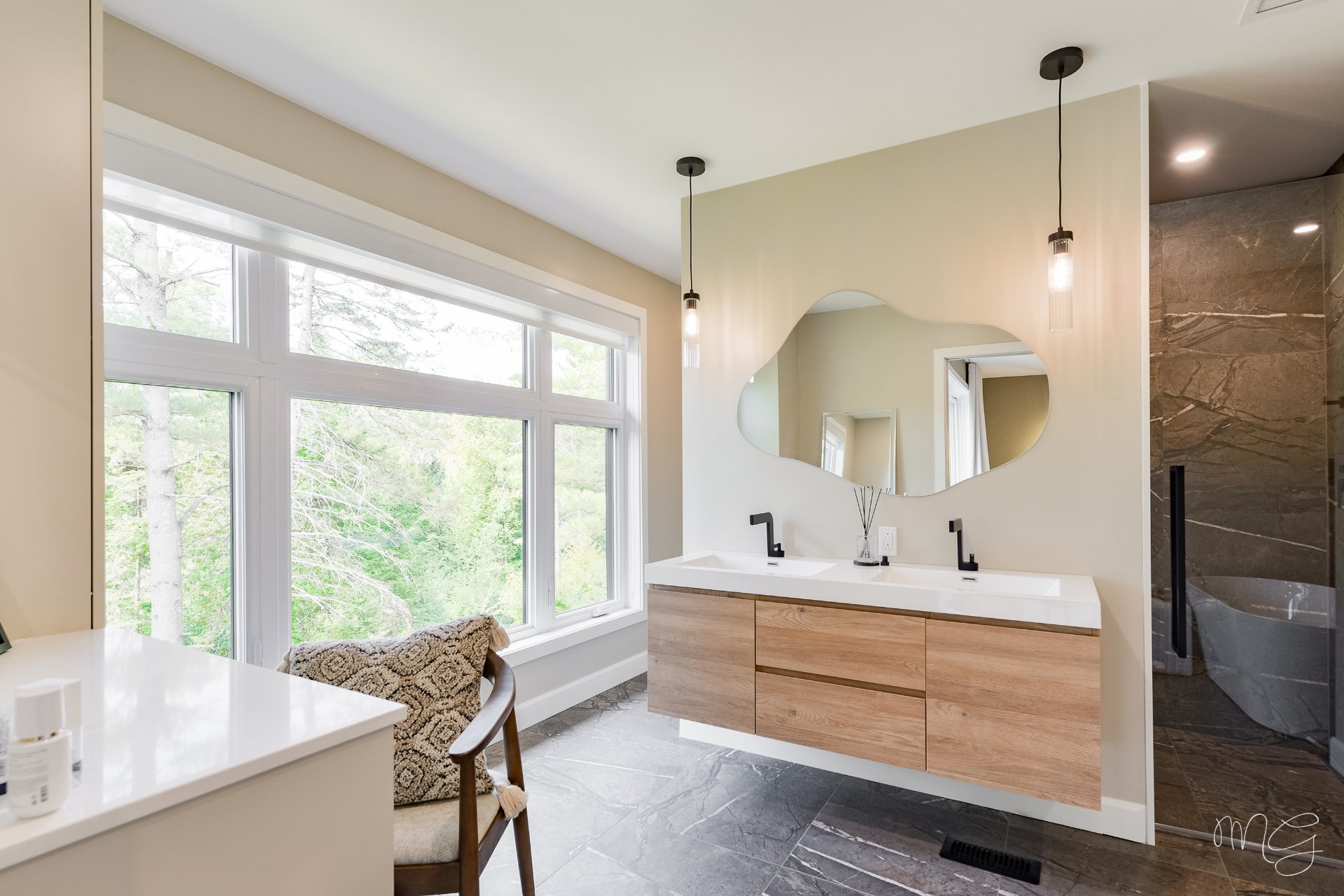 Photo - Salle de bains attenante à la CCP