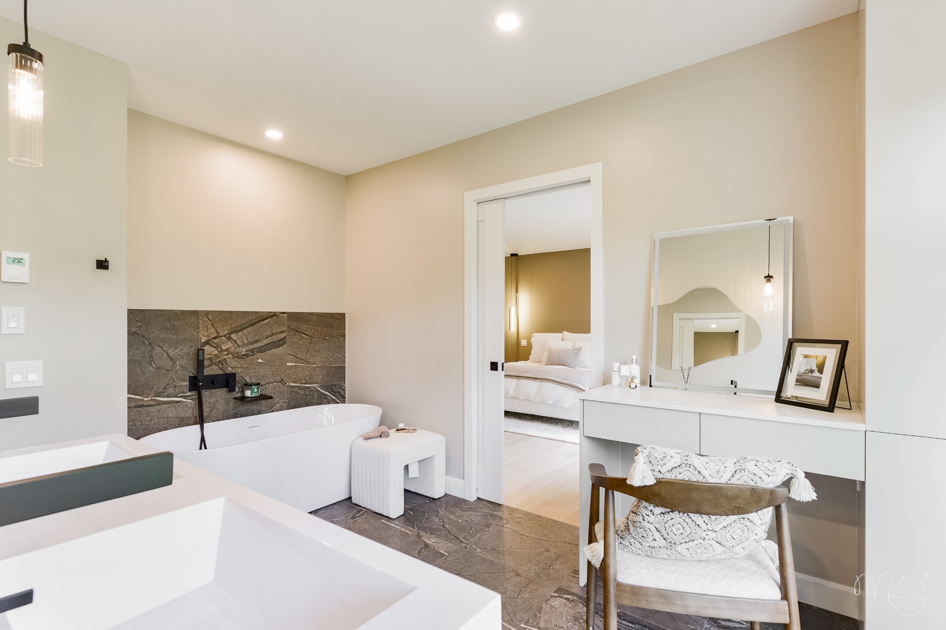 Photo - Salle de bains attenante à la CCP