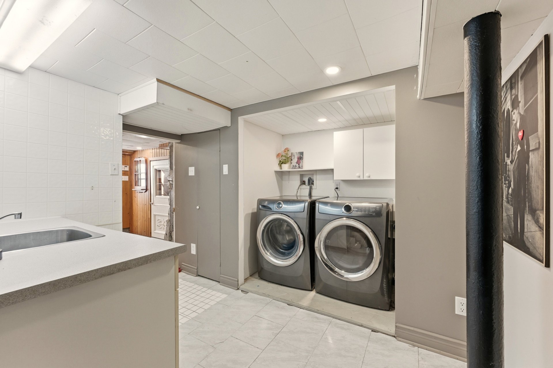 Photo - Laundry room