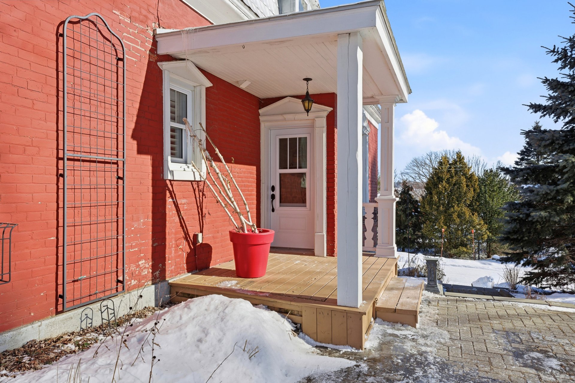 Photo - Exterior entrance