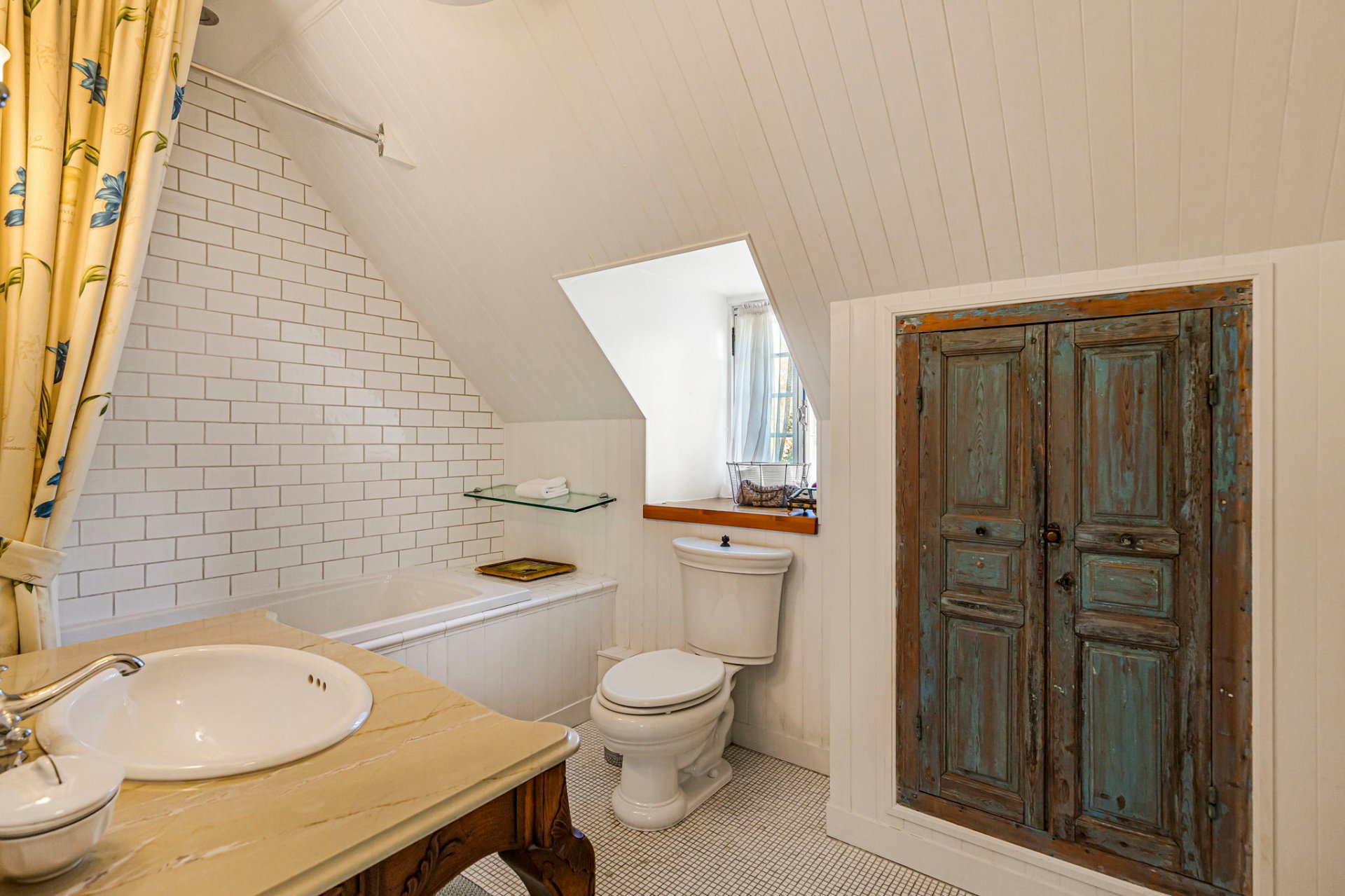 Salle de bains attenante à la CCP