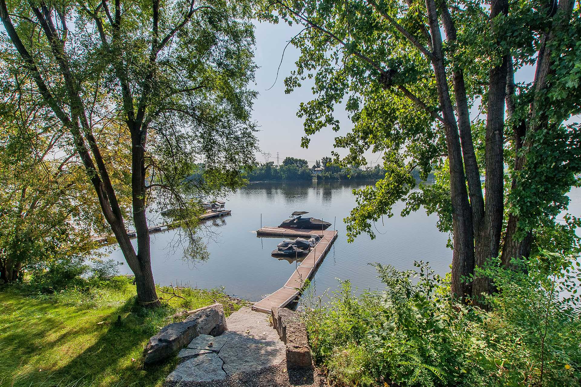 Accès au plan d'eau