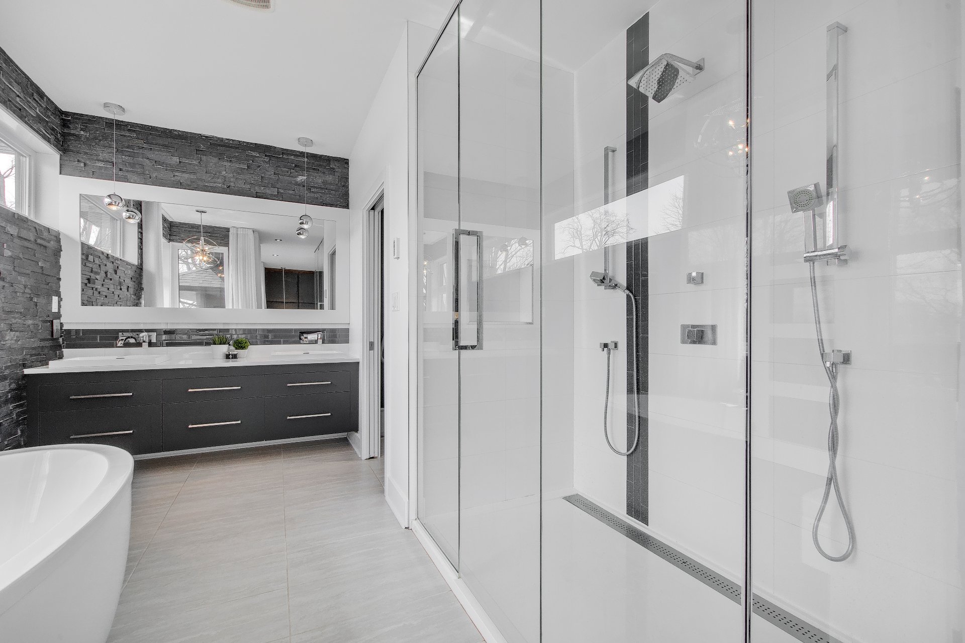 Salle de bains attenante à la CCP