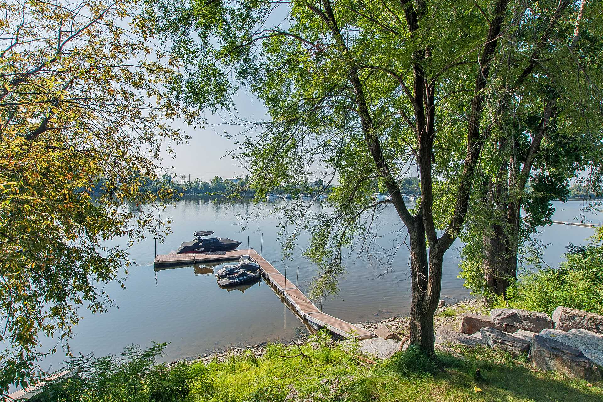 Accès au plan d'eau