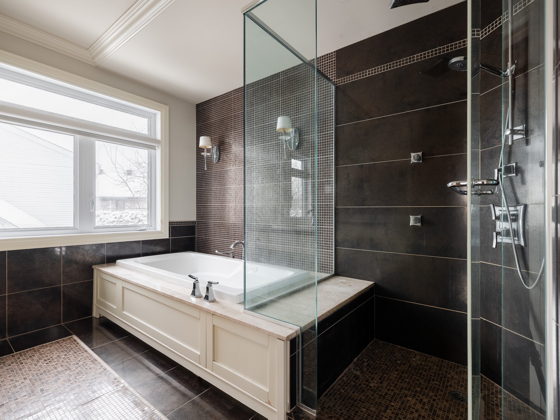 Photo - Salle de bains attenante à la CCP