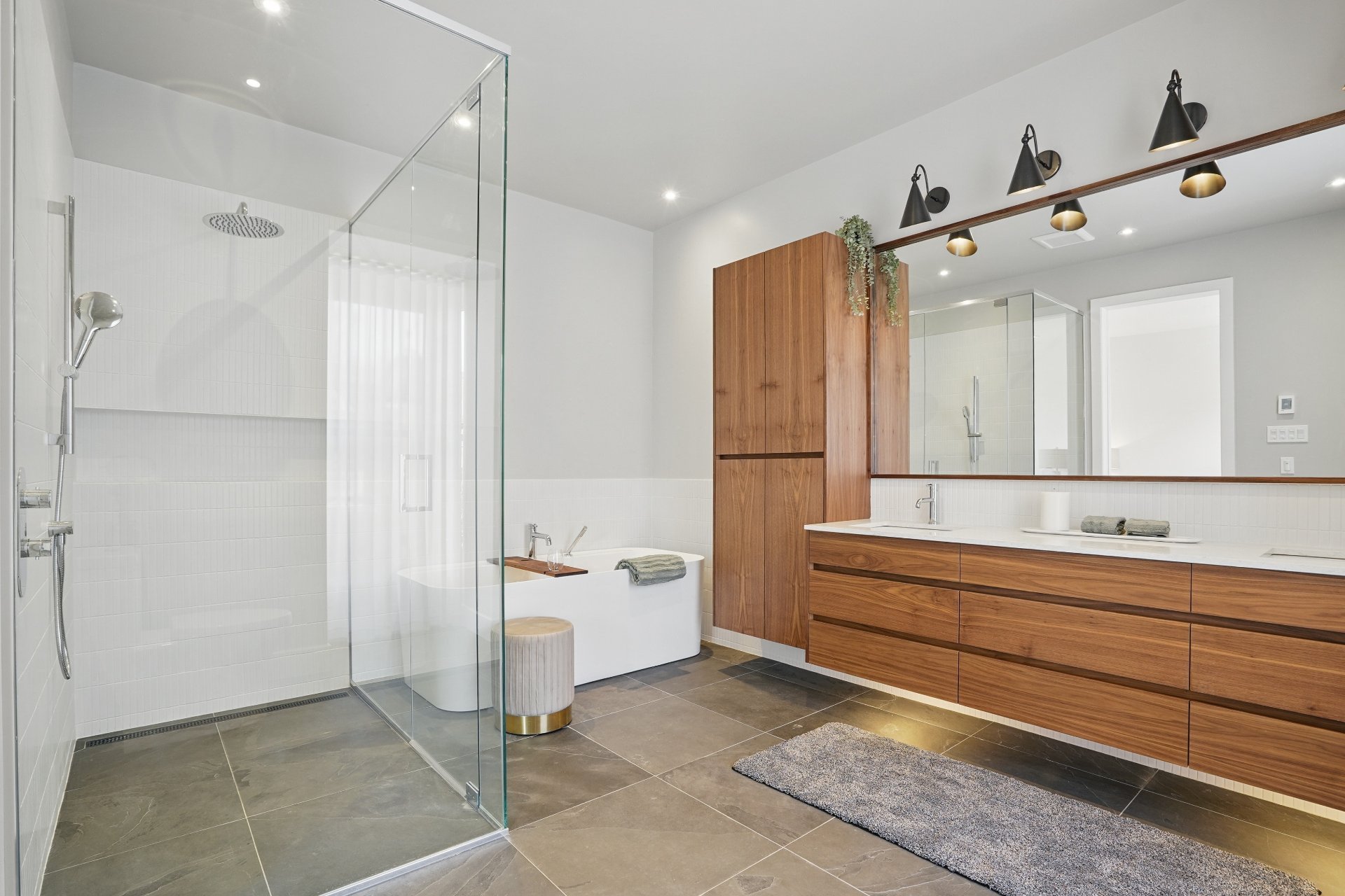 Ensuite bathroom