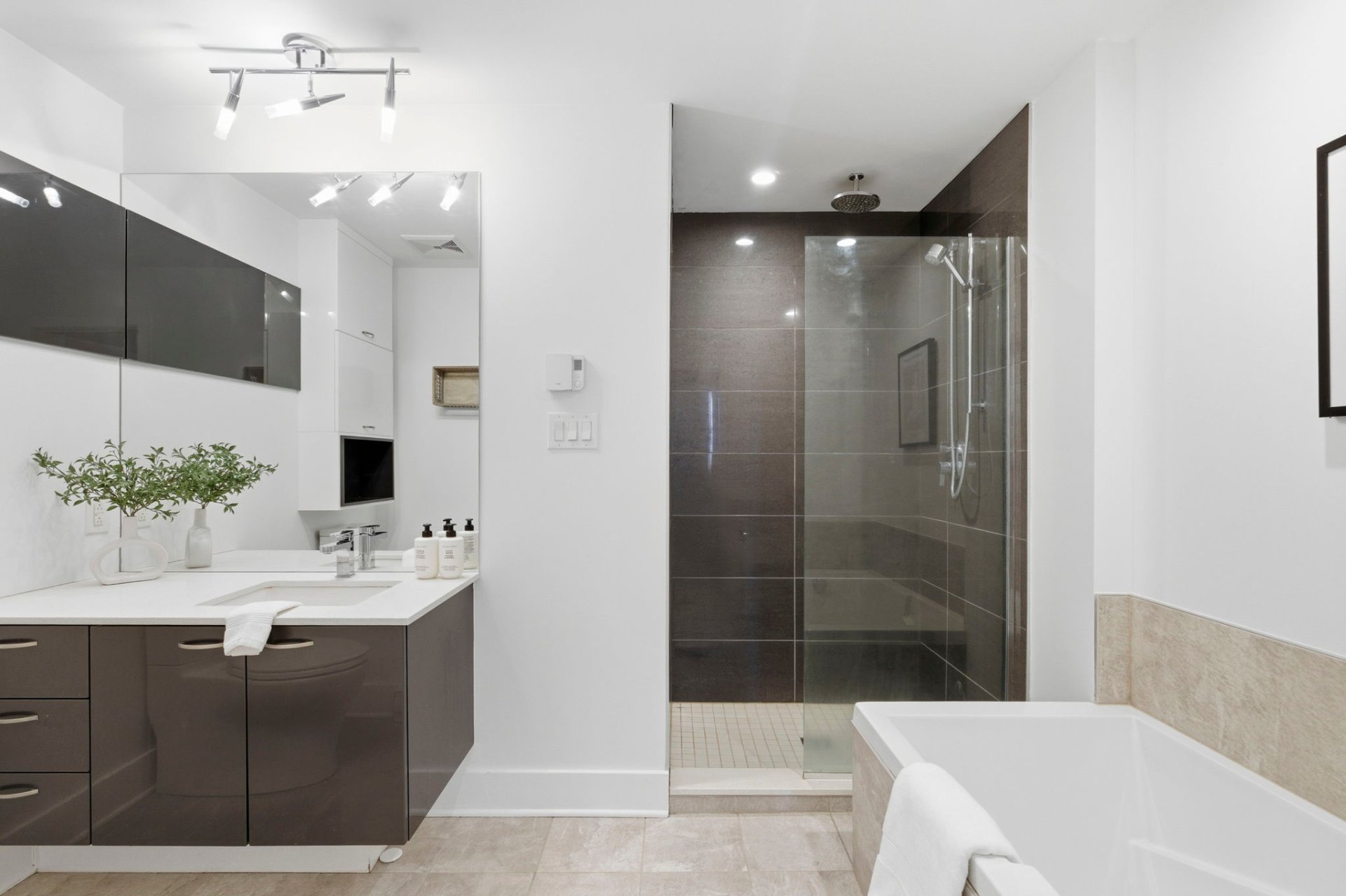 Salle de bains attenante à la CCP