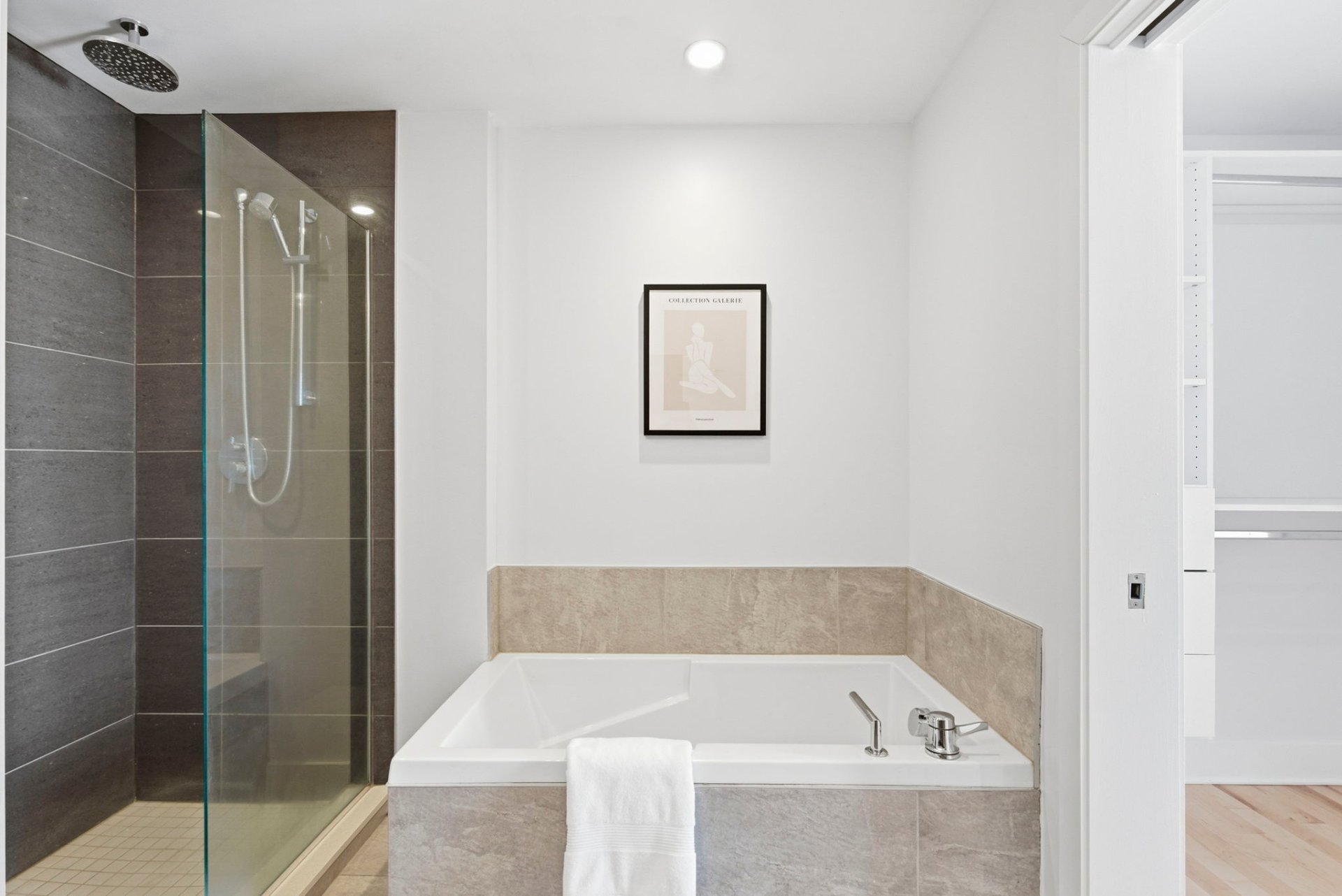 Salle de bains attenante à la CCP