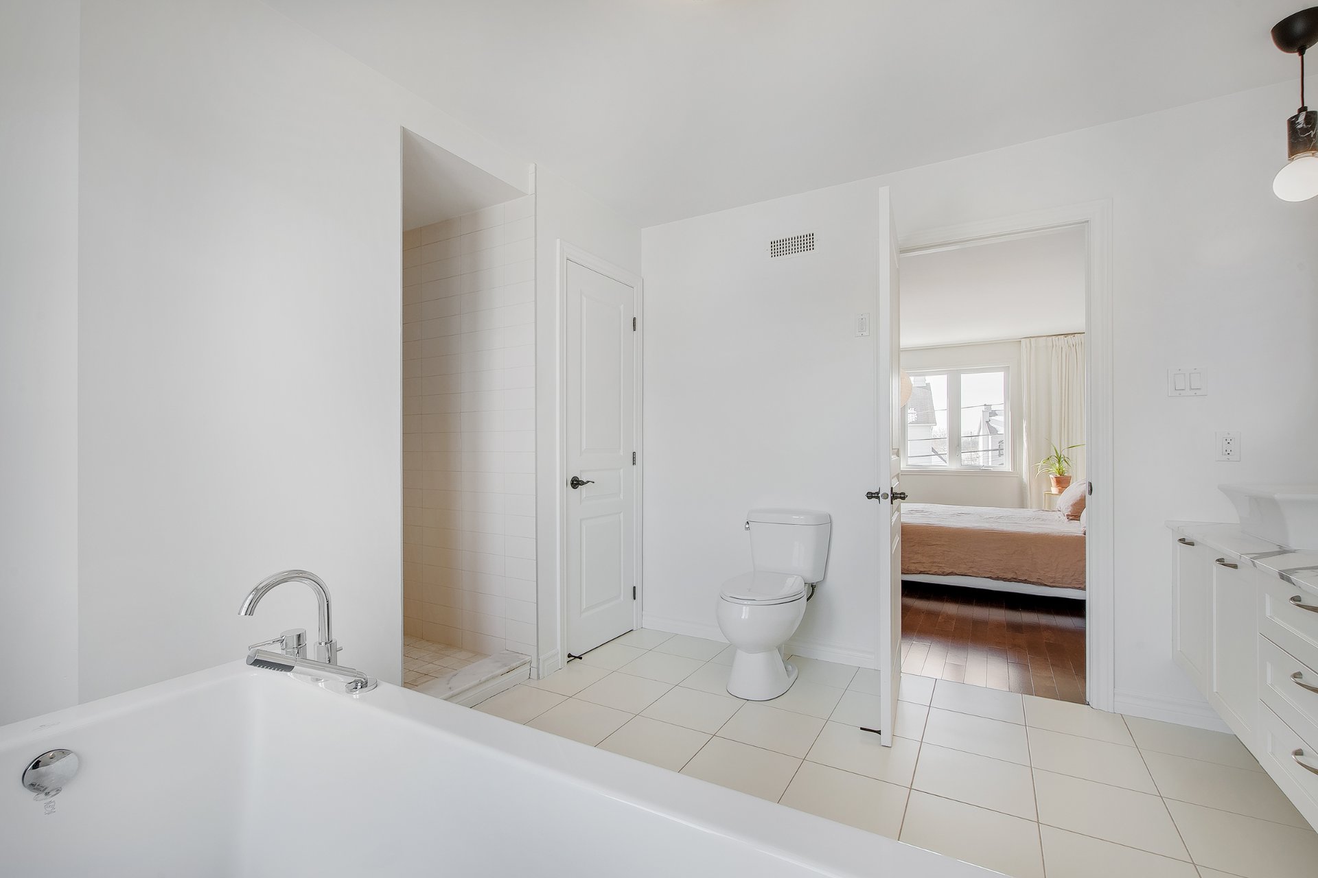 Salle de bains attenante à la CCP