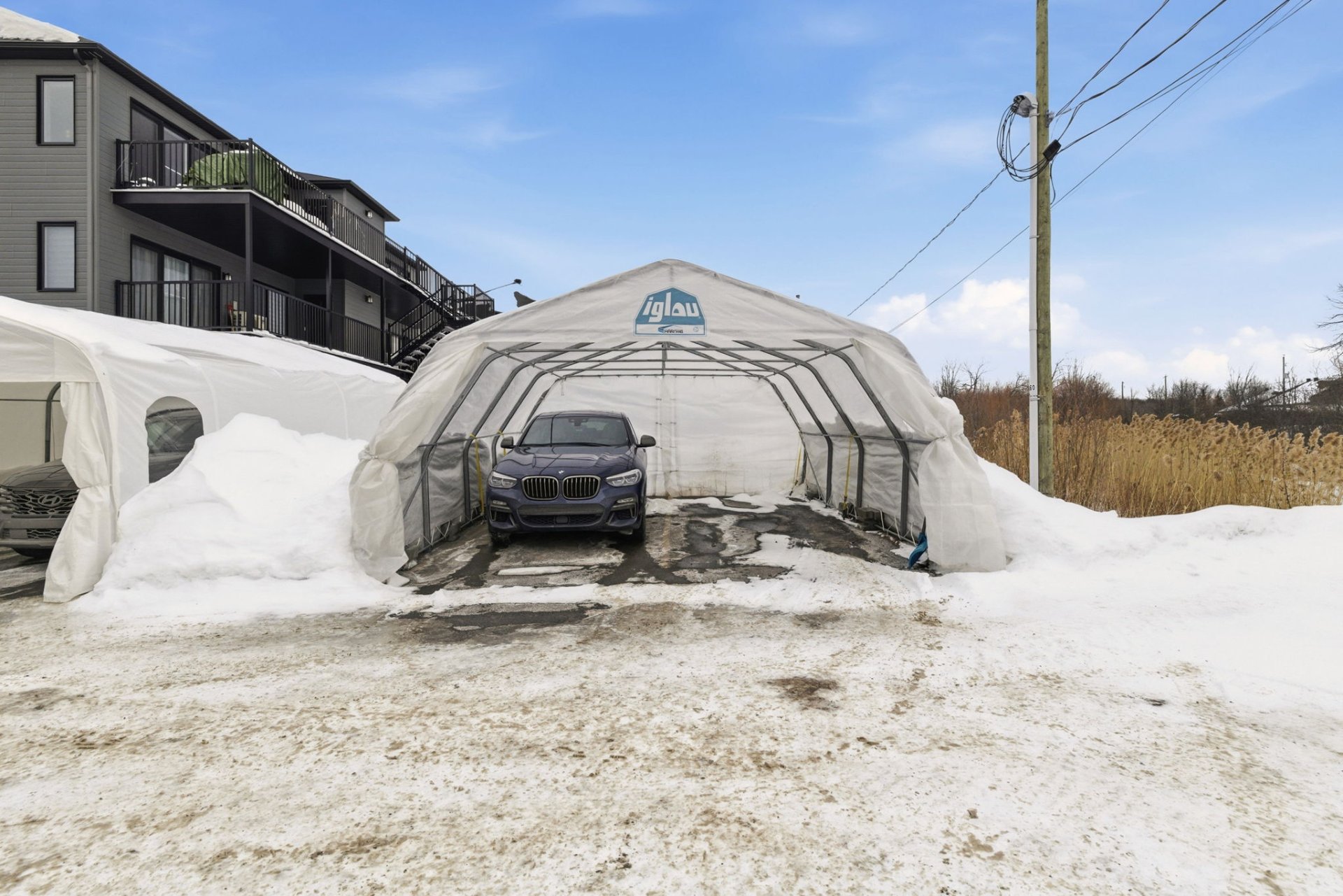 Photo - Stationnement