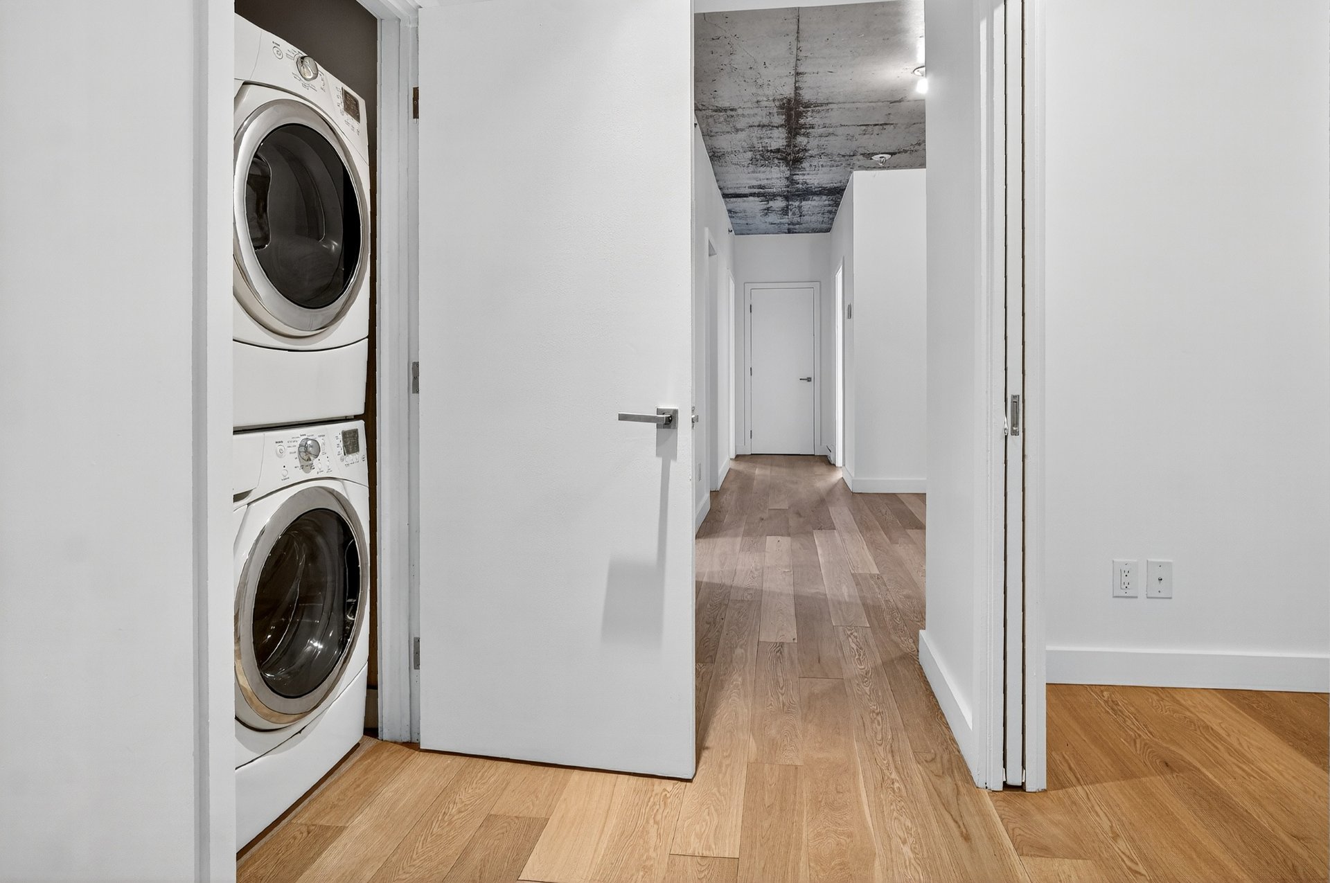 Photo - Laundry room