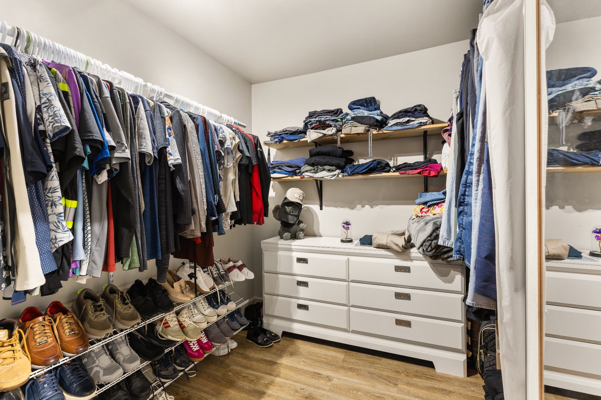 Photo - Walk-in closet