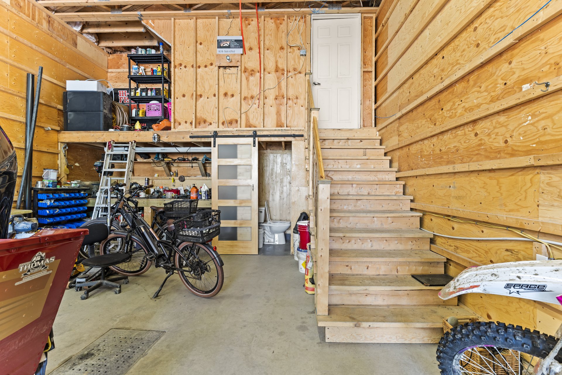 Photo - Garage