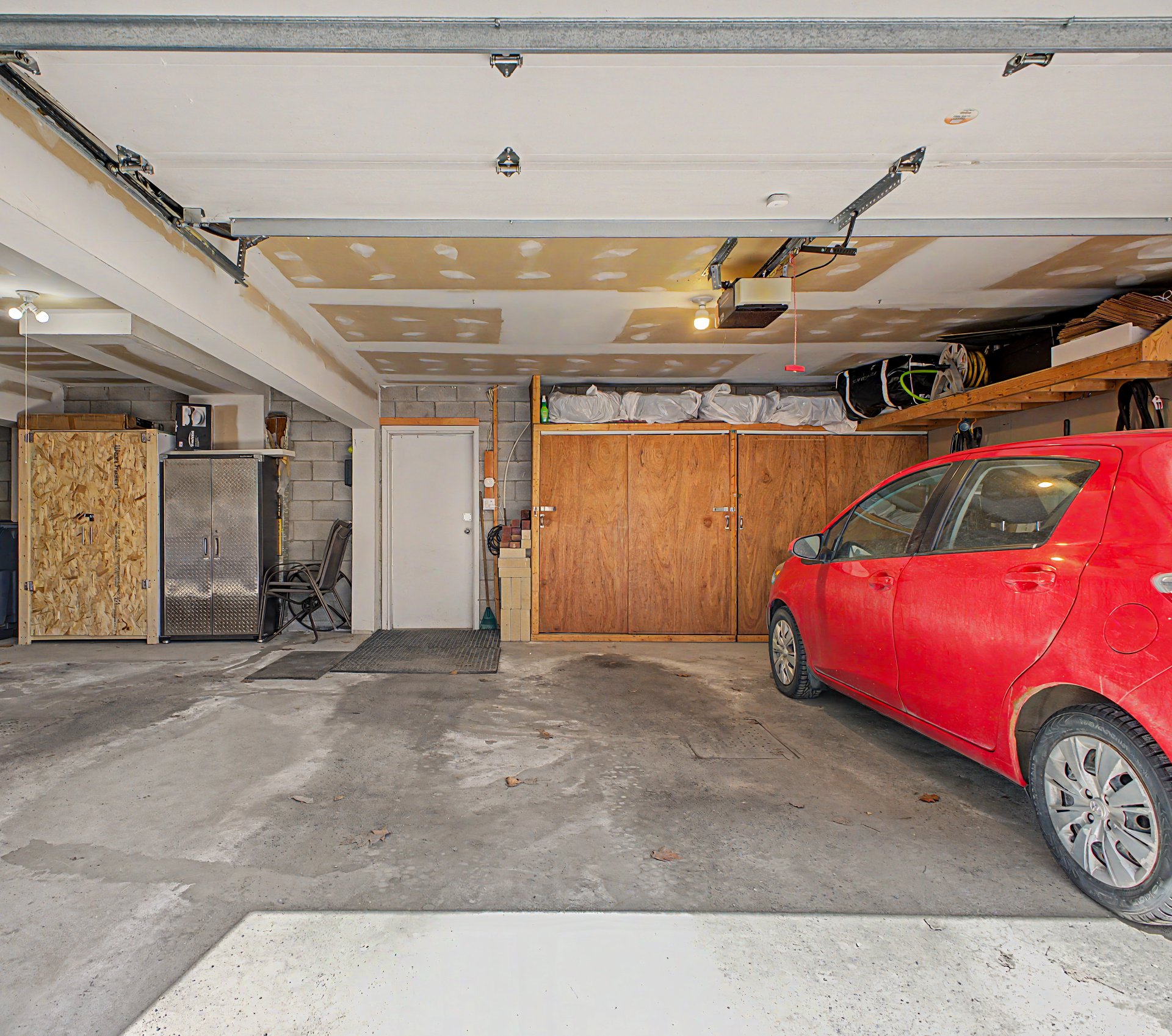 Photo - Garage