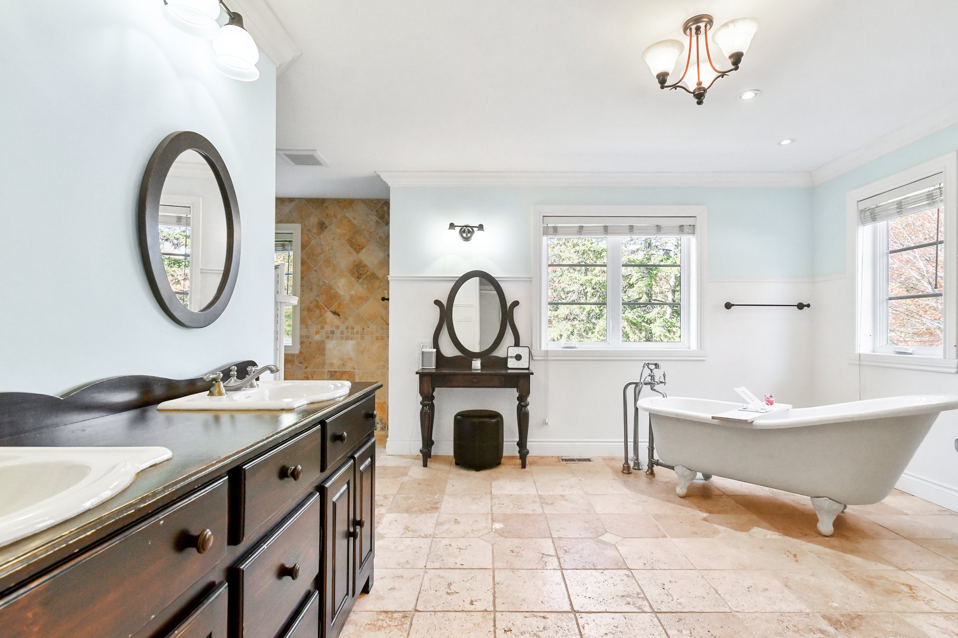 Salle de bains attenante à la CCP