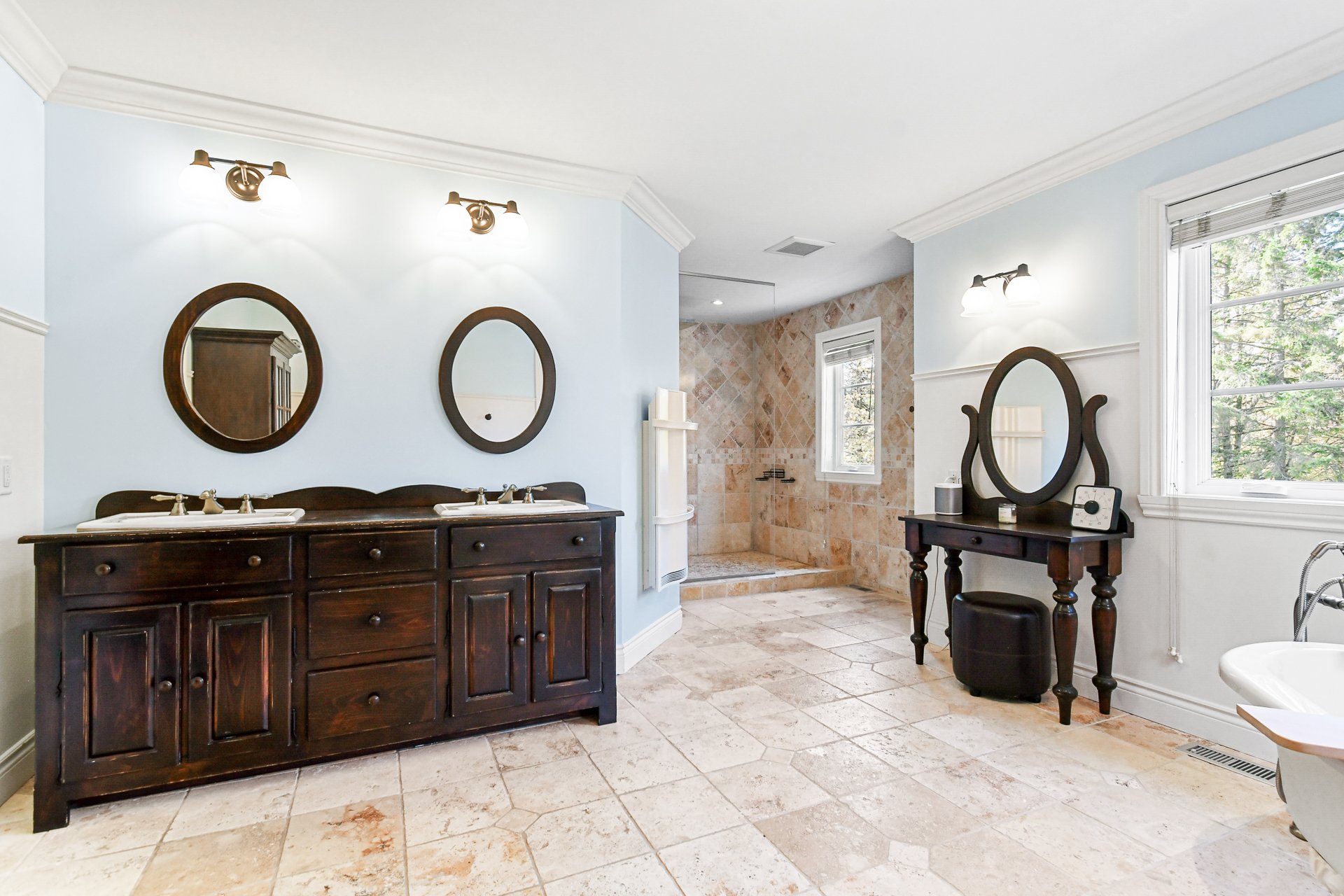 Salle de bains attenante à la CCP