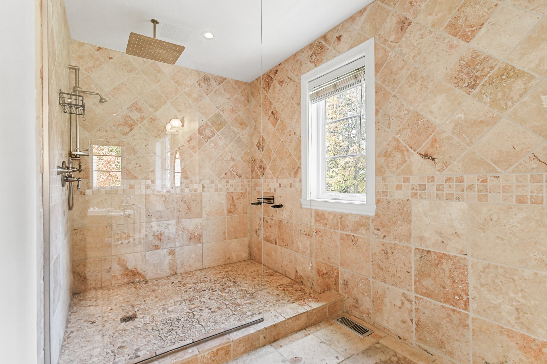 Salle de bains attenante à la CCP