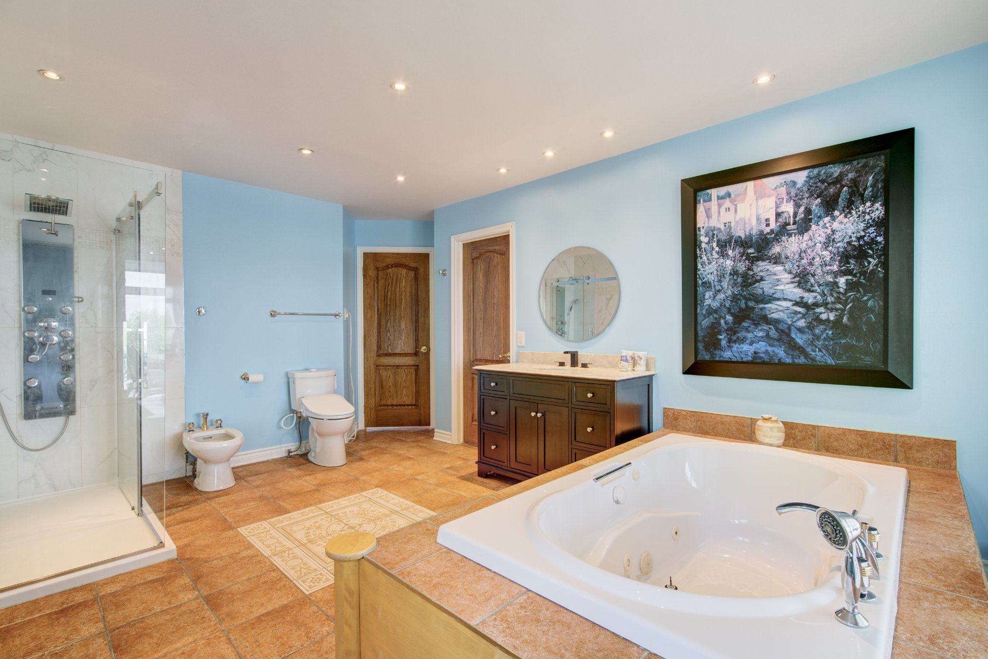 Photo - Ensuite bathroom