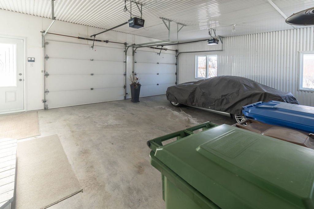 Photo - Garage