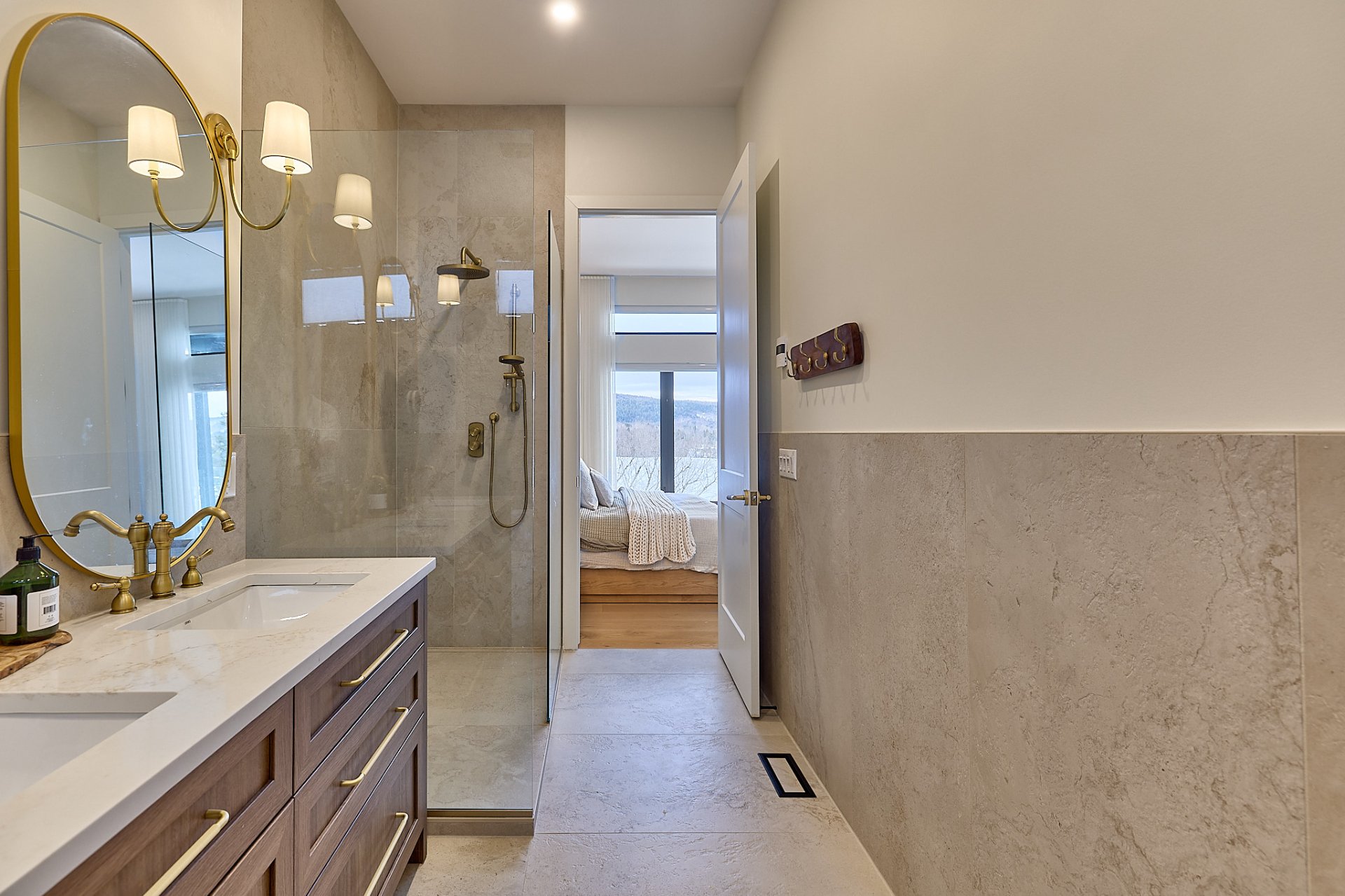 Salle de bains attenante à la CCP