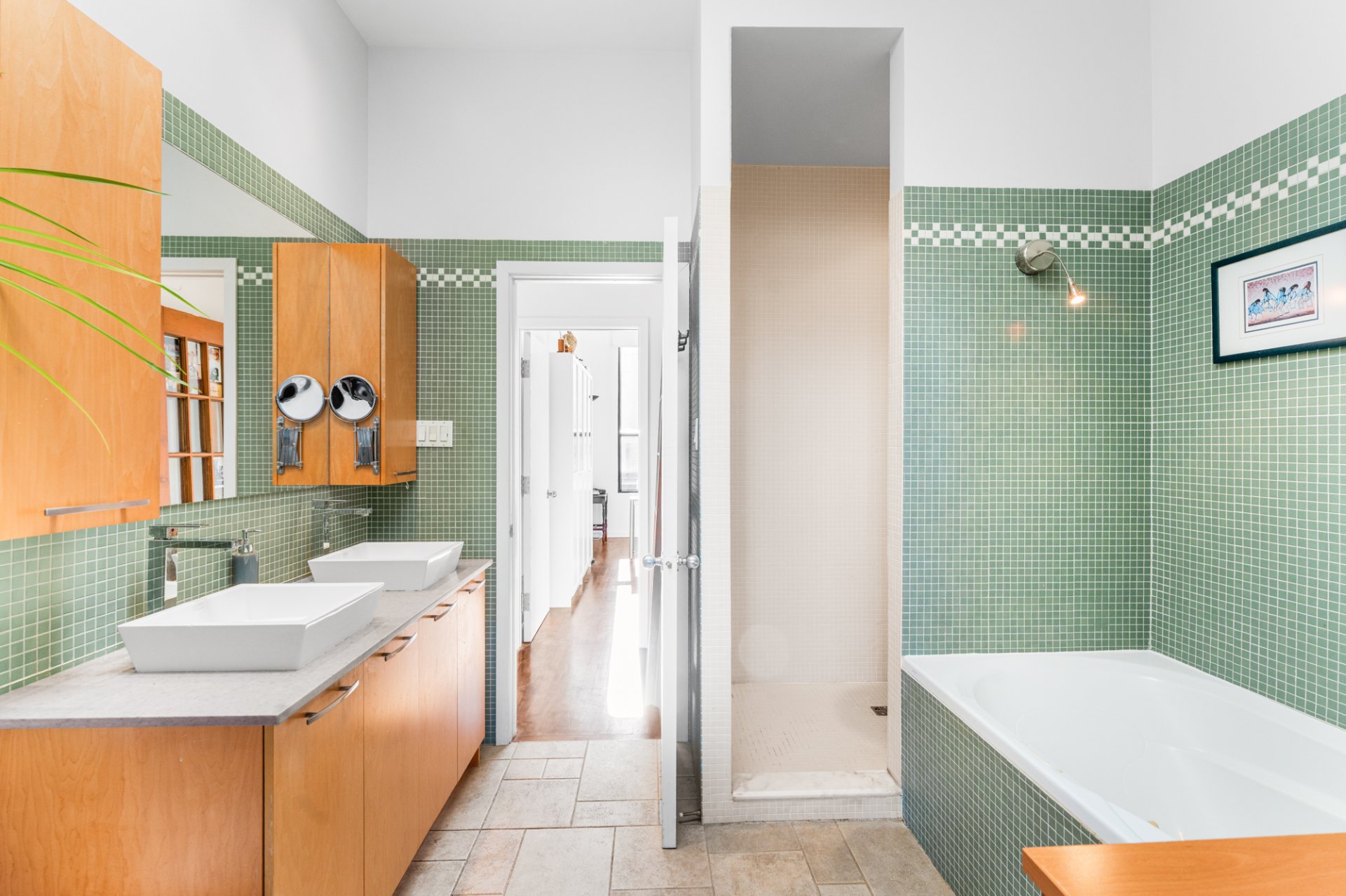 Photo - Salle de bains attenante à la CCP