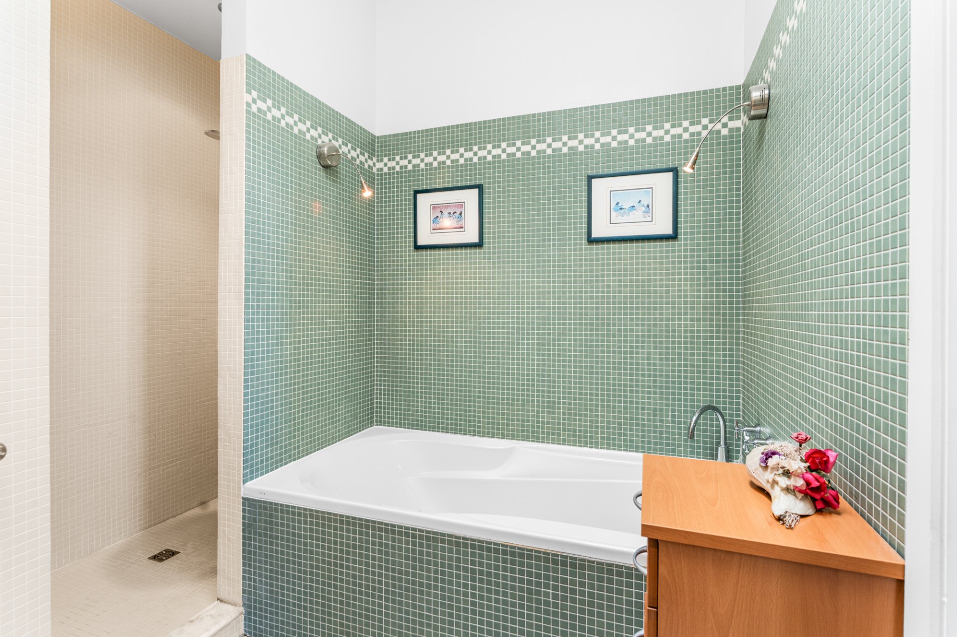 Photo - Salle de bains attenante à la CCP