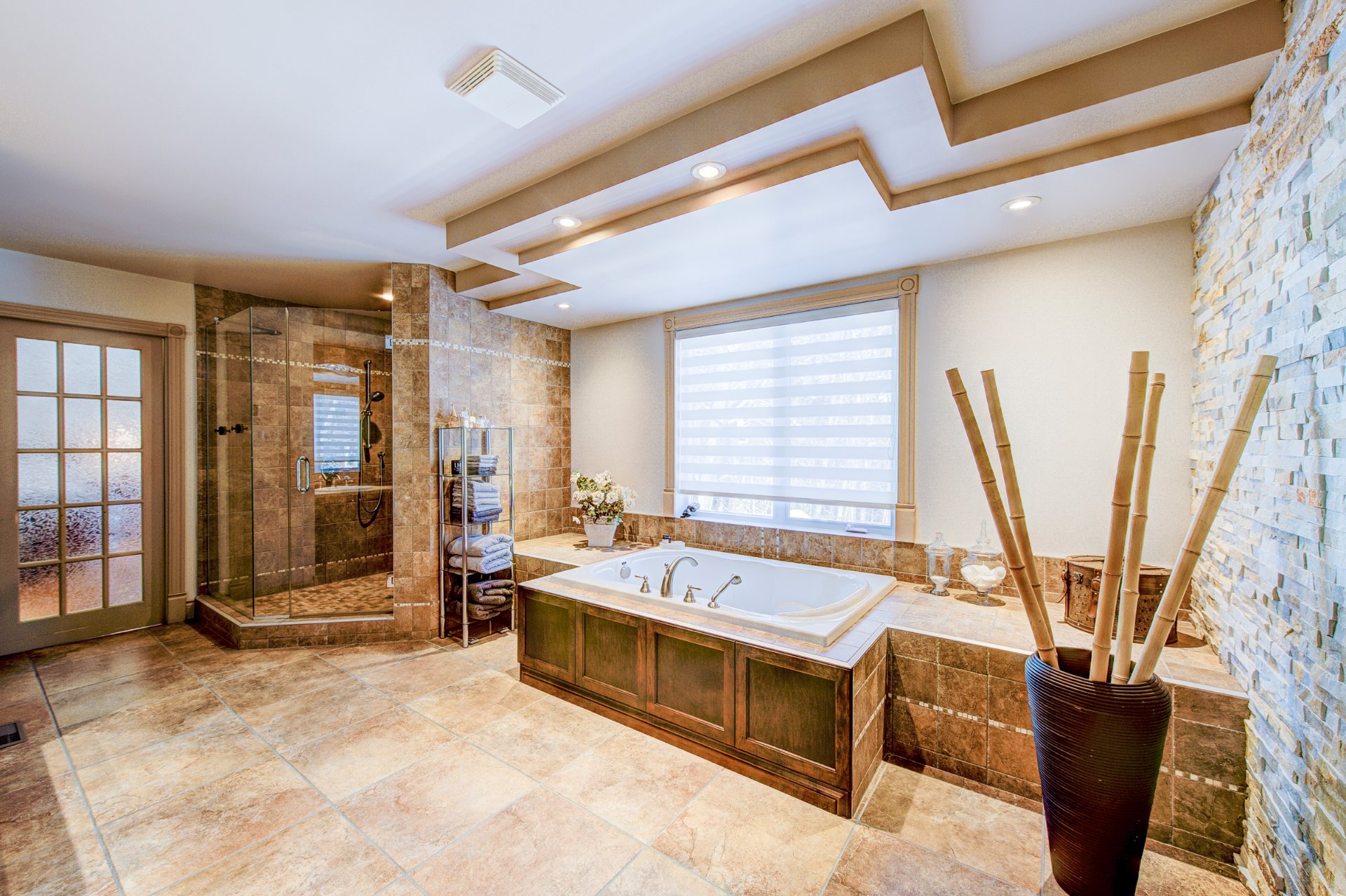 Photo - Ensuite bathroom