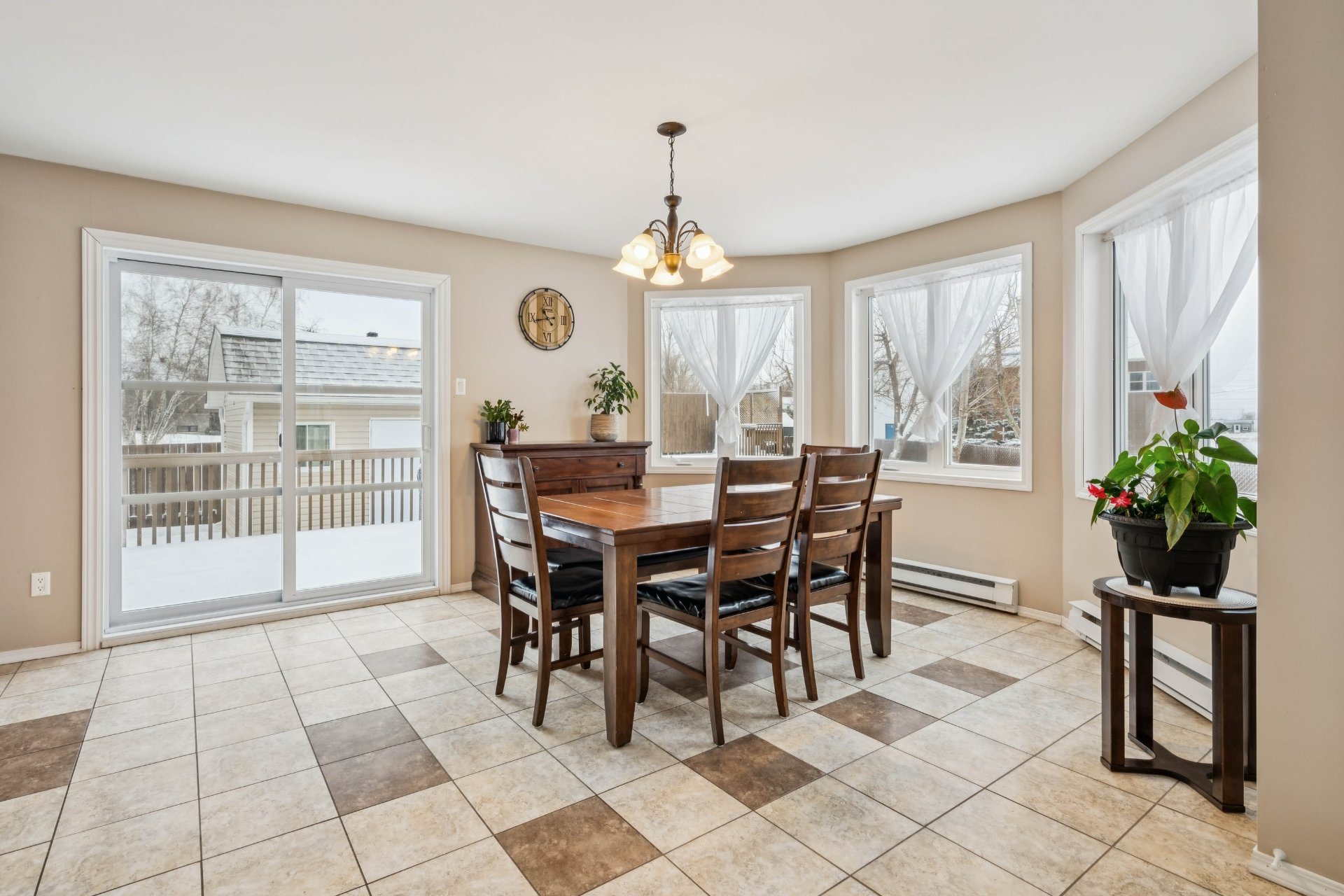 Photo - Salle à manger