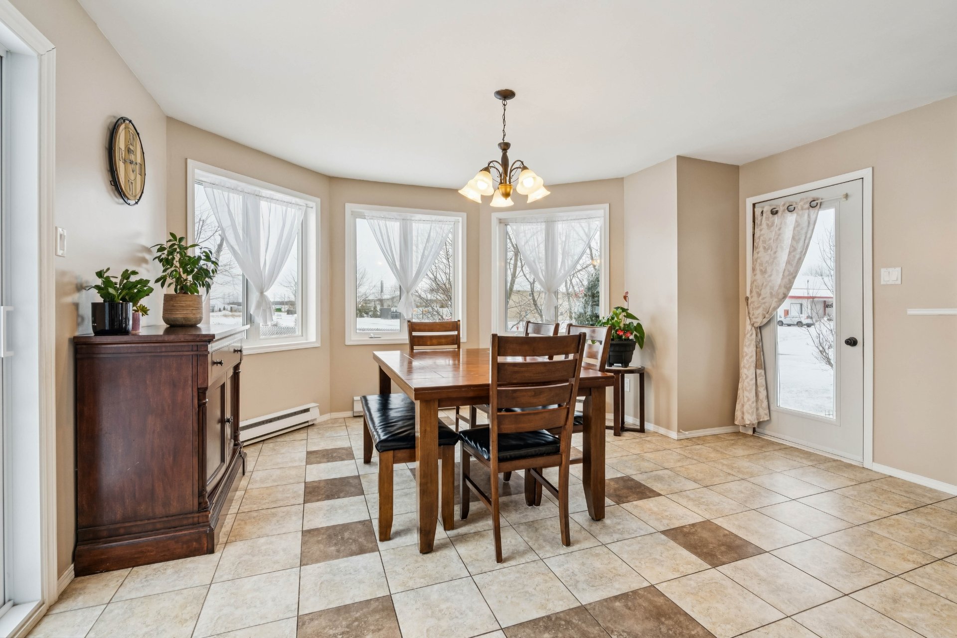 Photo - Salle à manger