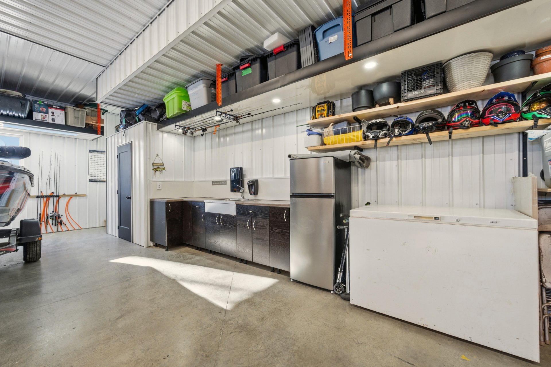 Photo - Garage
