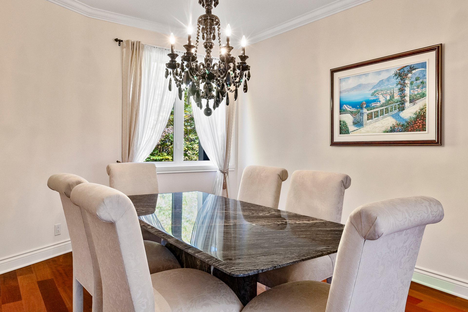 Photo - Salle à manger