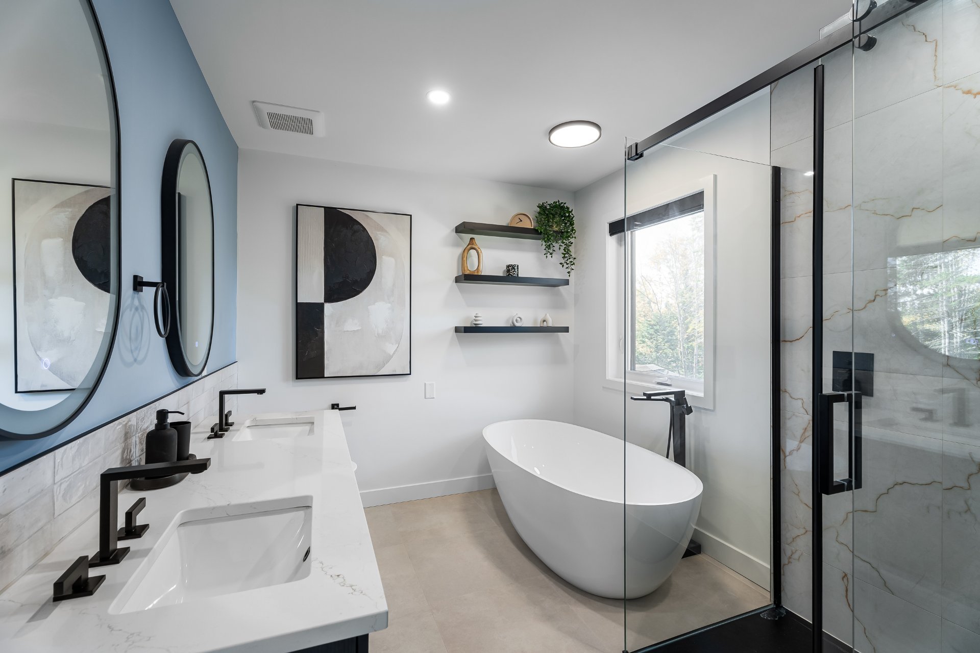 Photo - Salle de bains attenante à la CCP