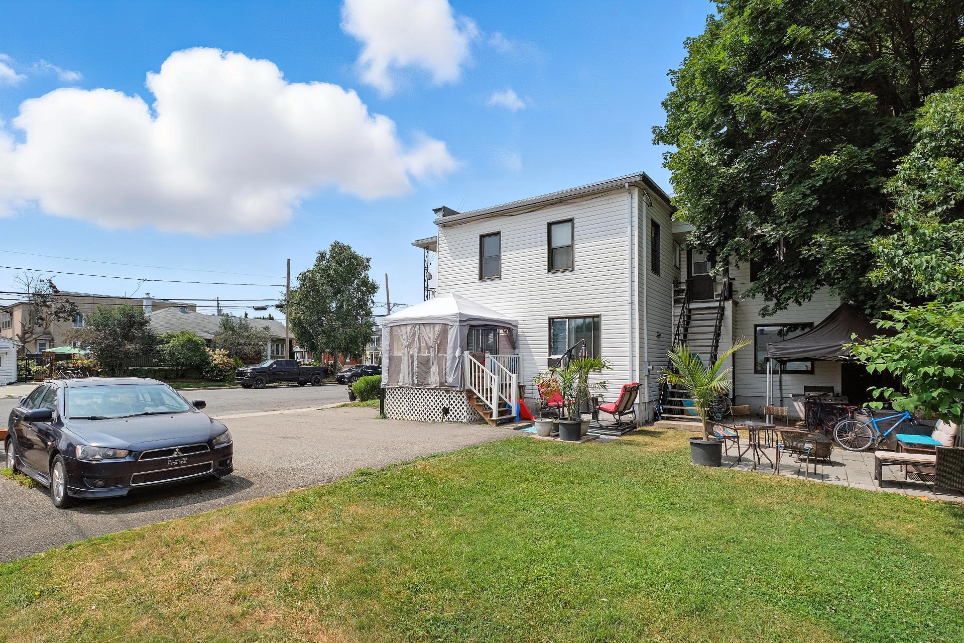 Photo - Stationnement