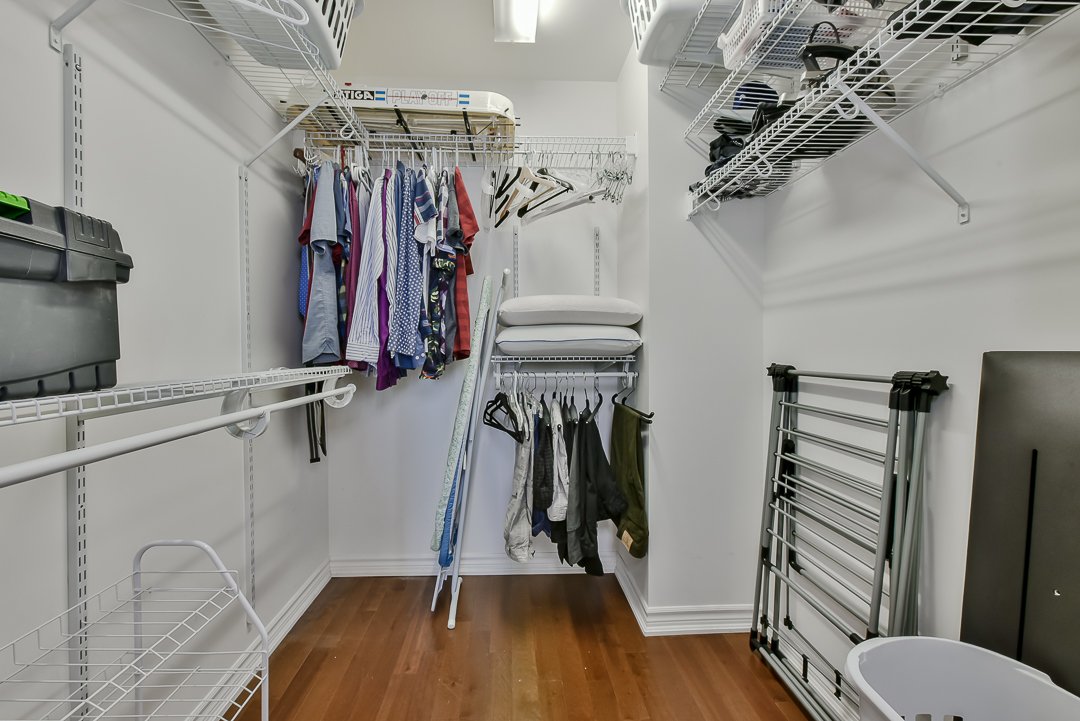 Walk-in closet