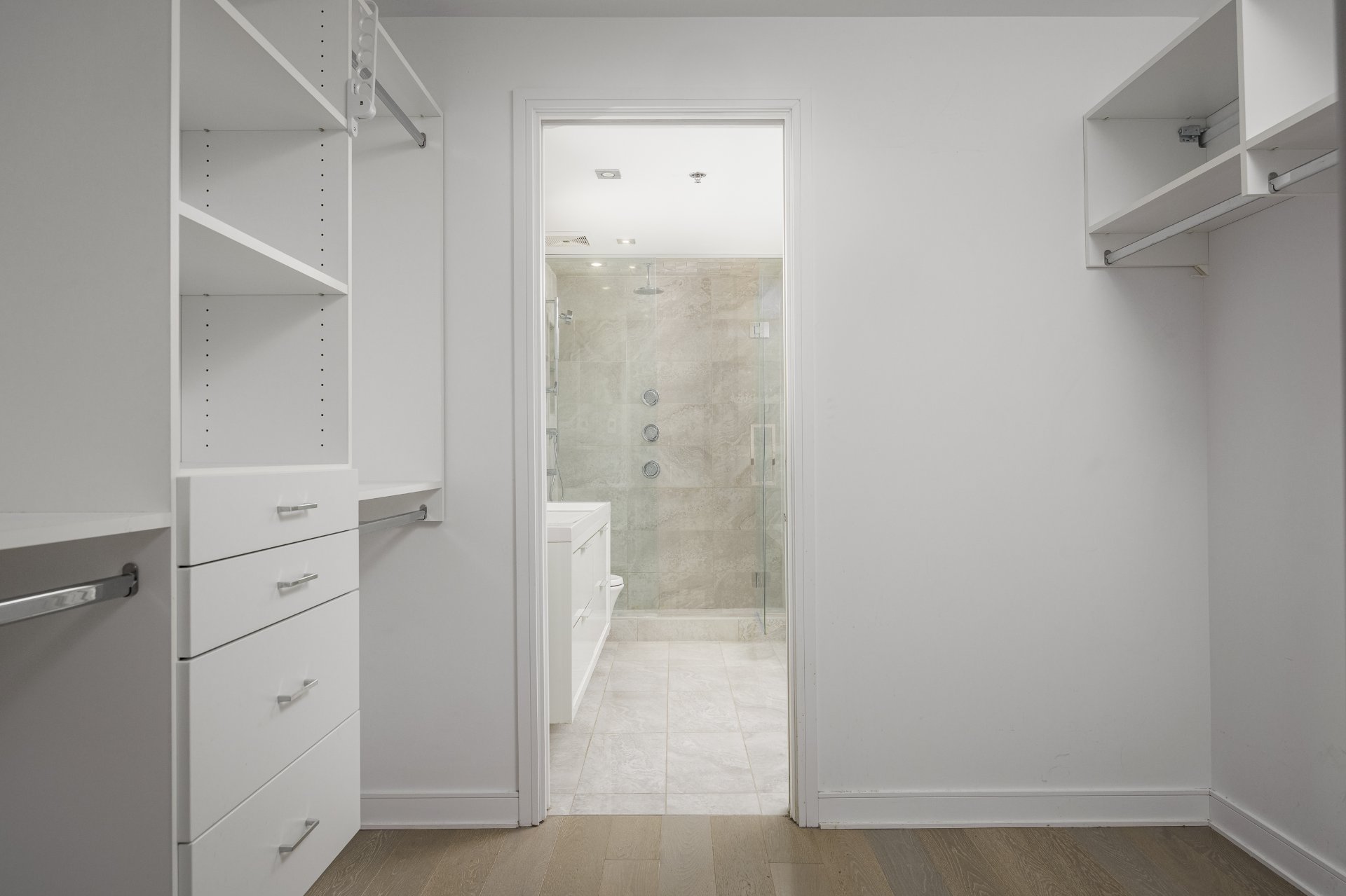 Photo - Penderie (Walk-in)