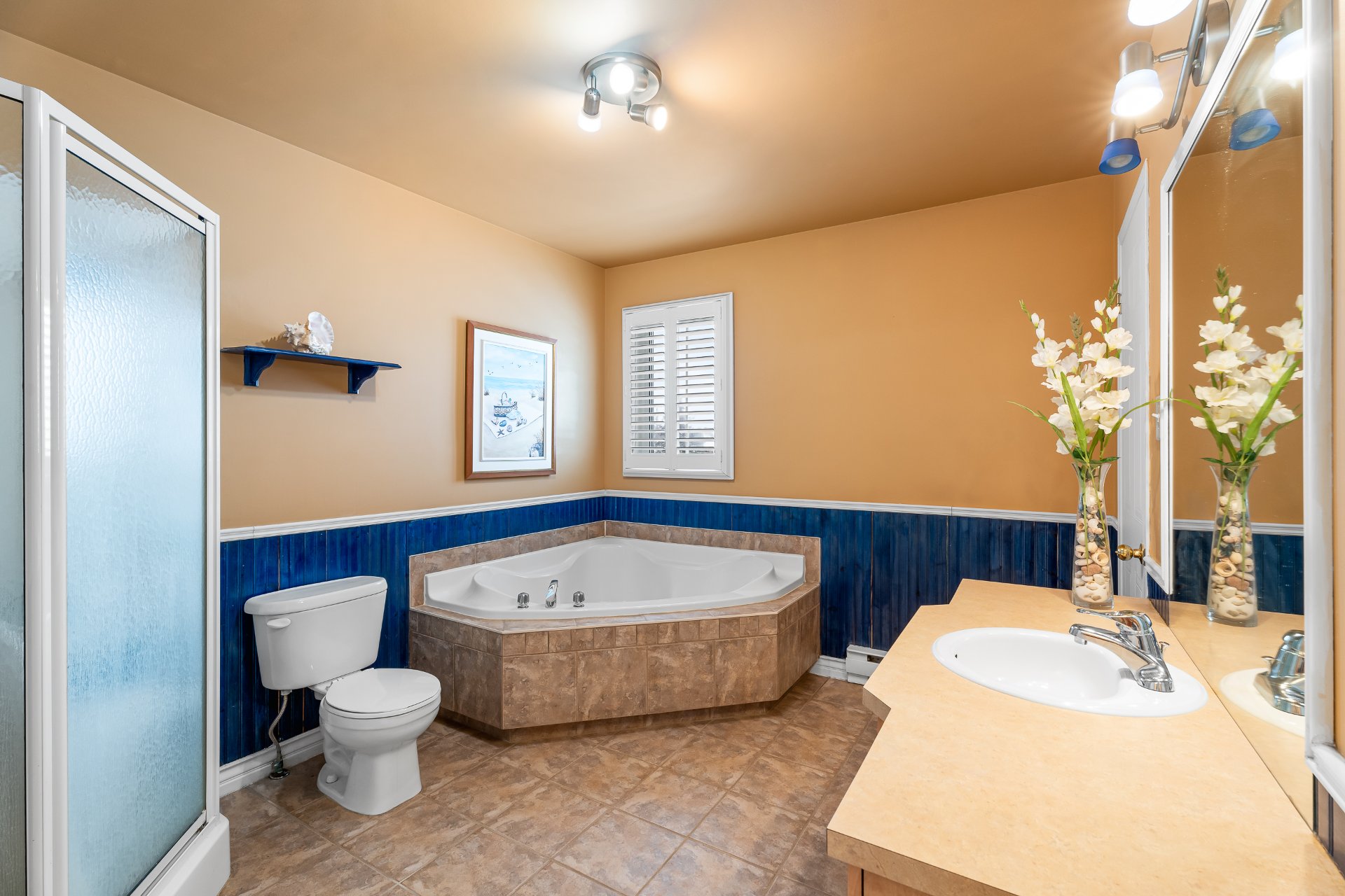 Photo - Salle de bains attenante à la CCP