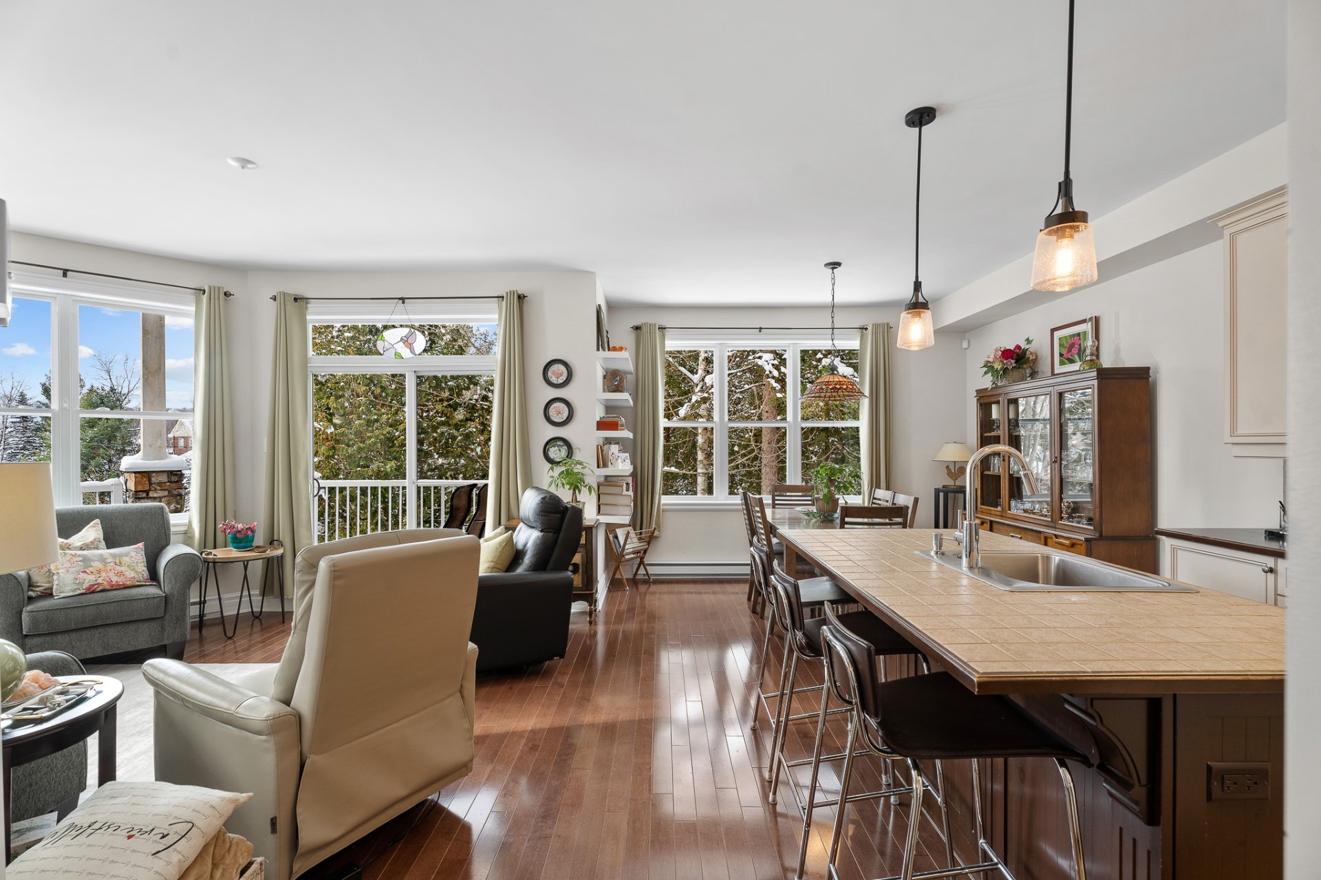 Photo - Overall View