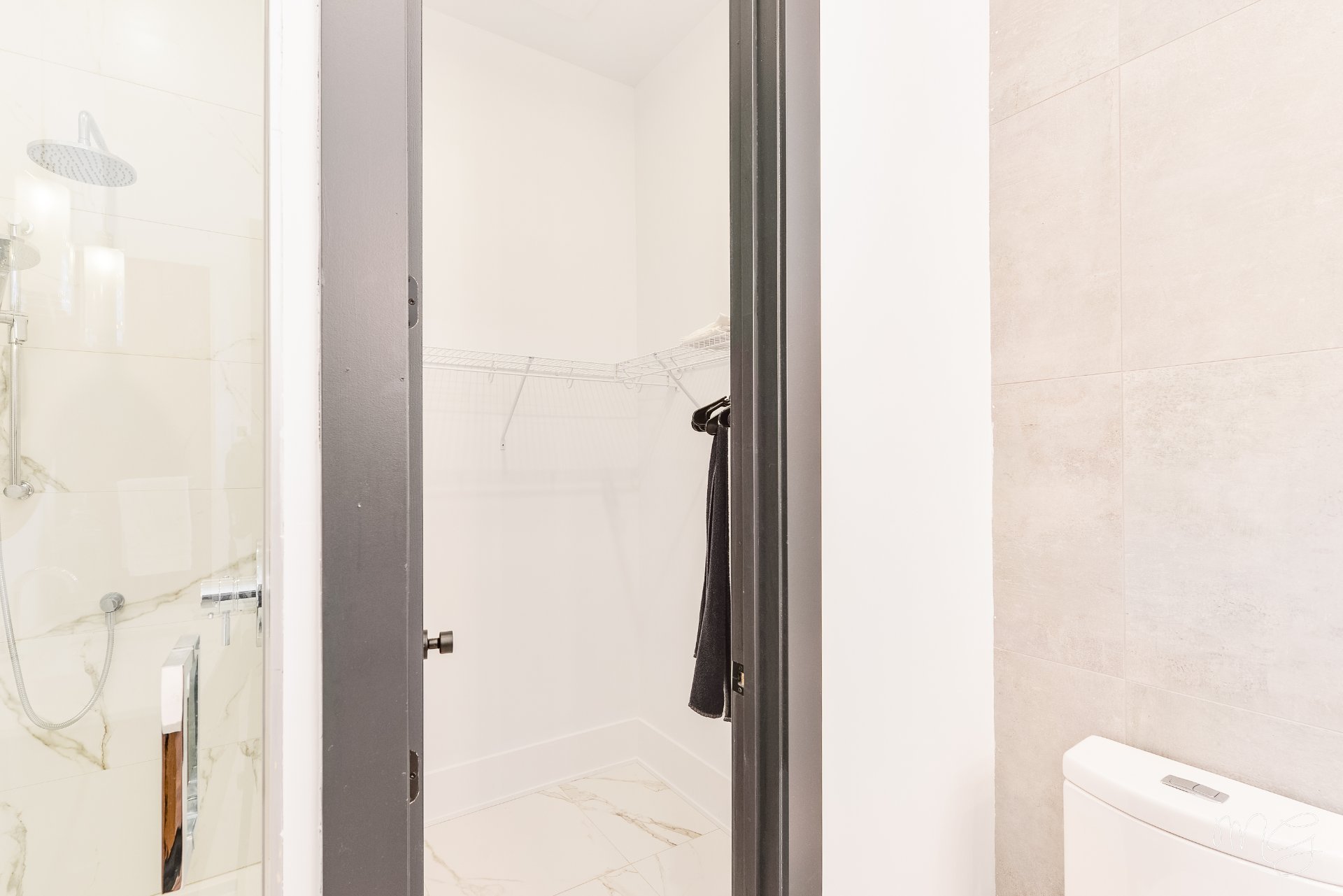 Photo - Penderie (Walk-in)