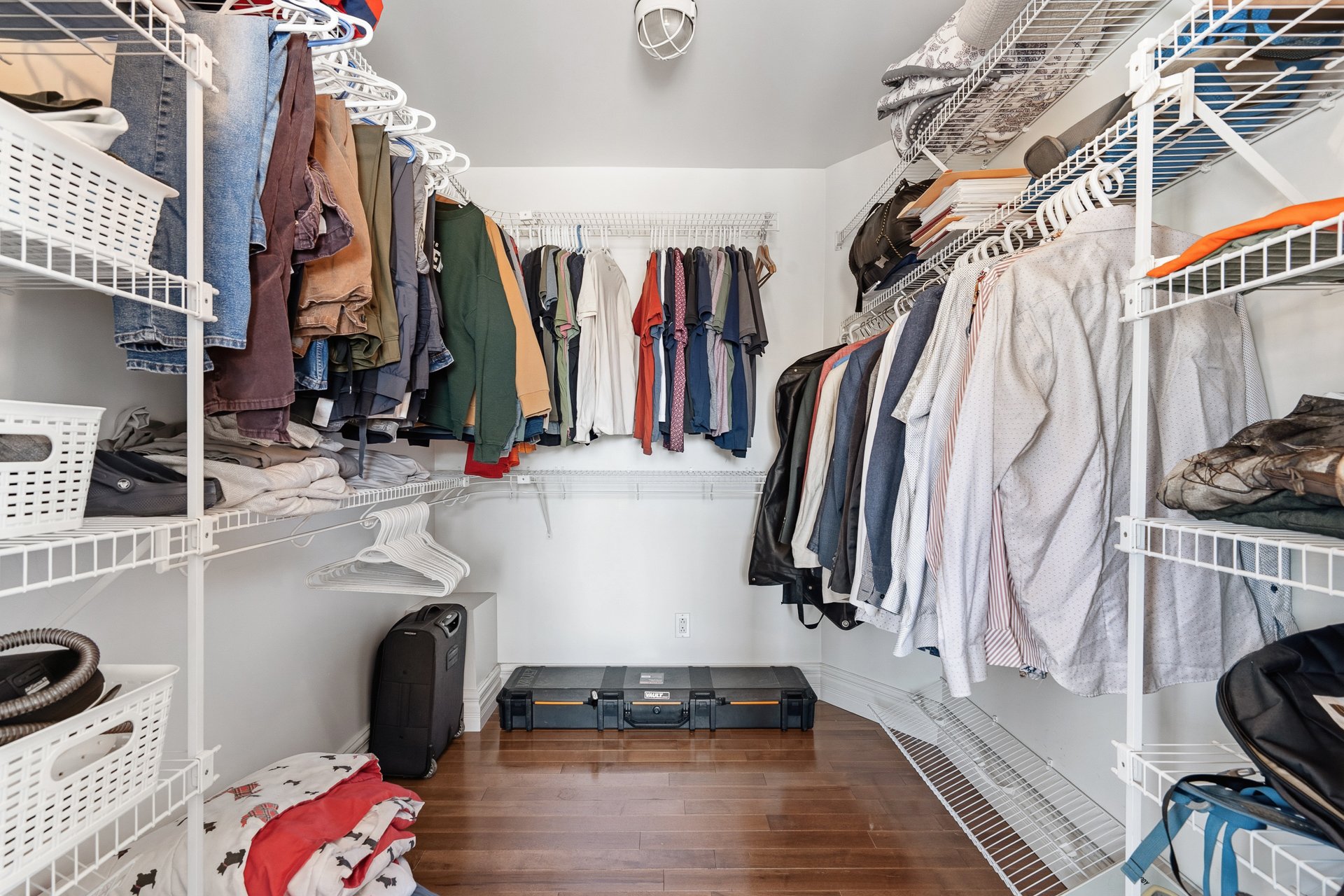 Walk-in closet