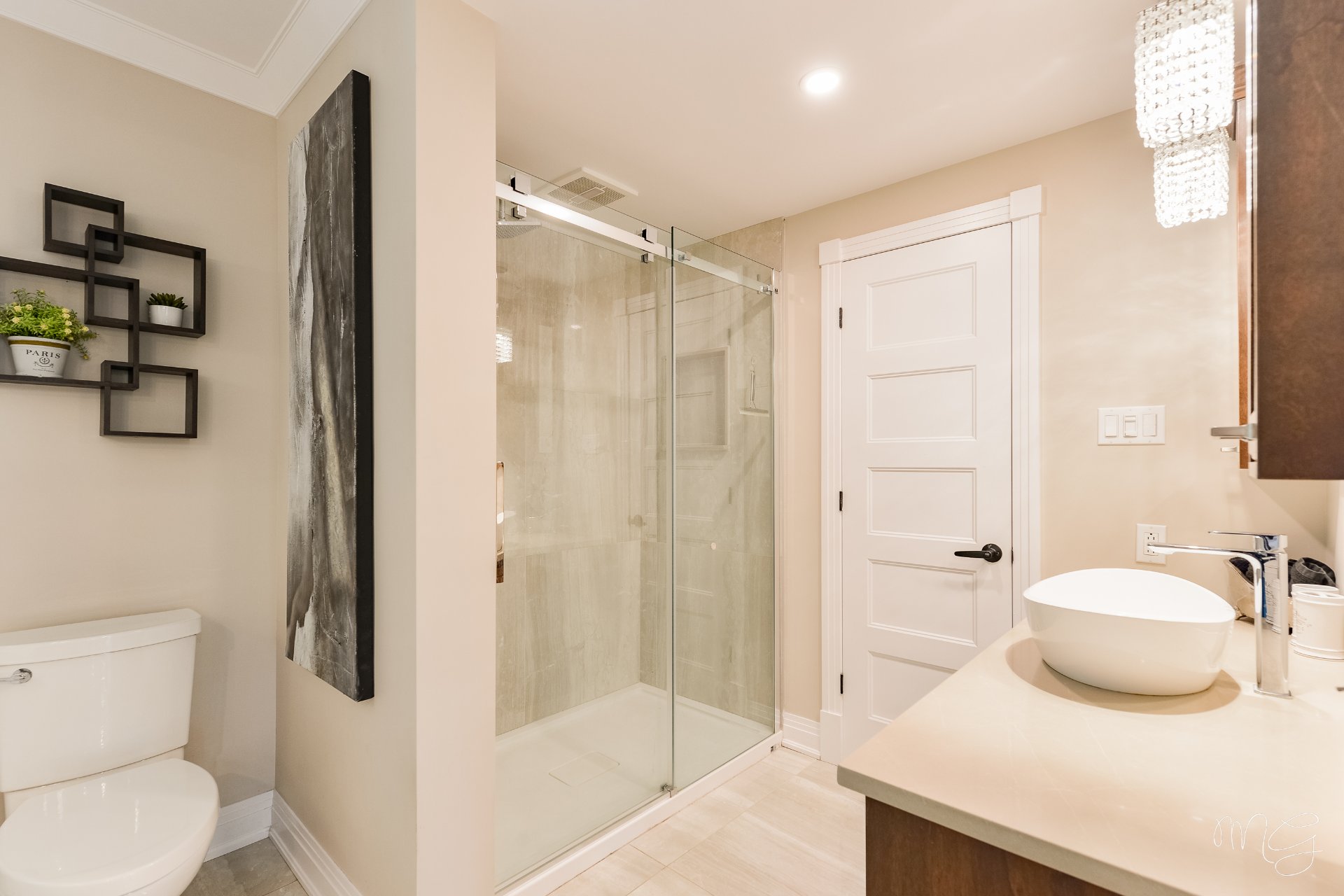 Photo - Salle de bains attenante à la CCP