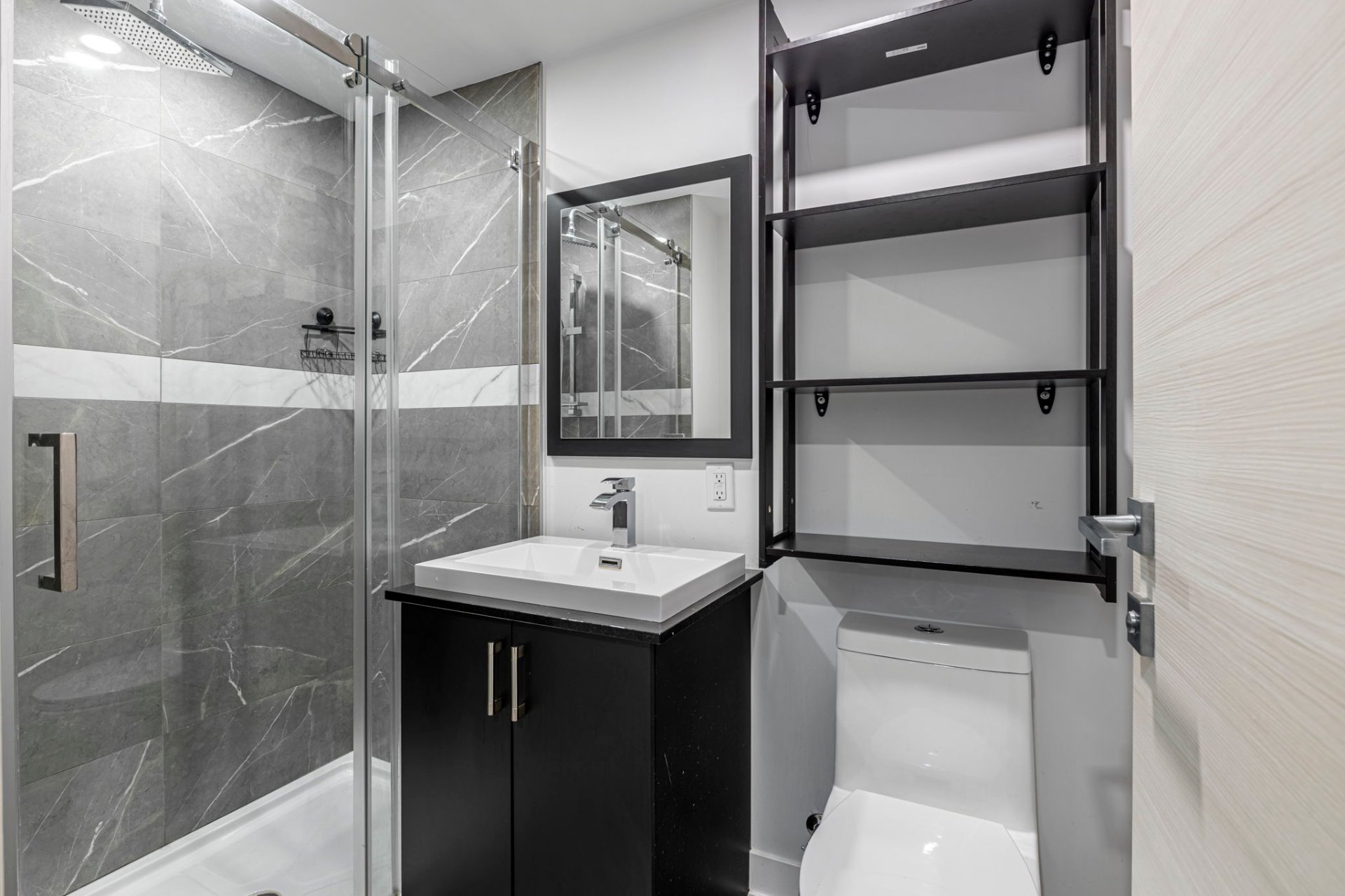 Salle de bains attenante à la CCP