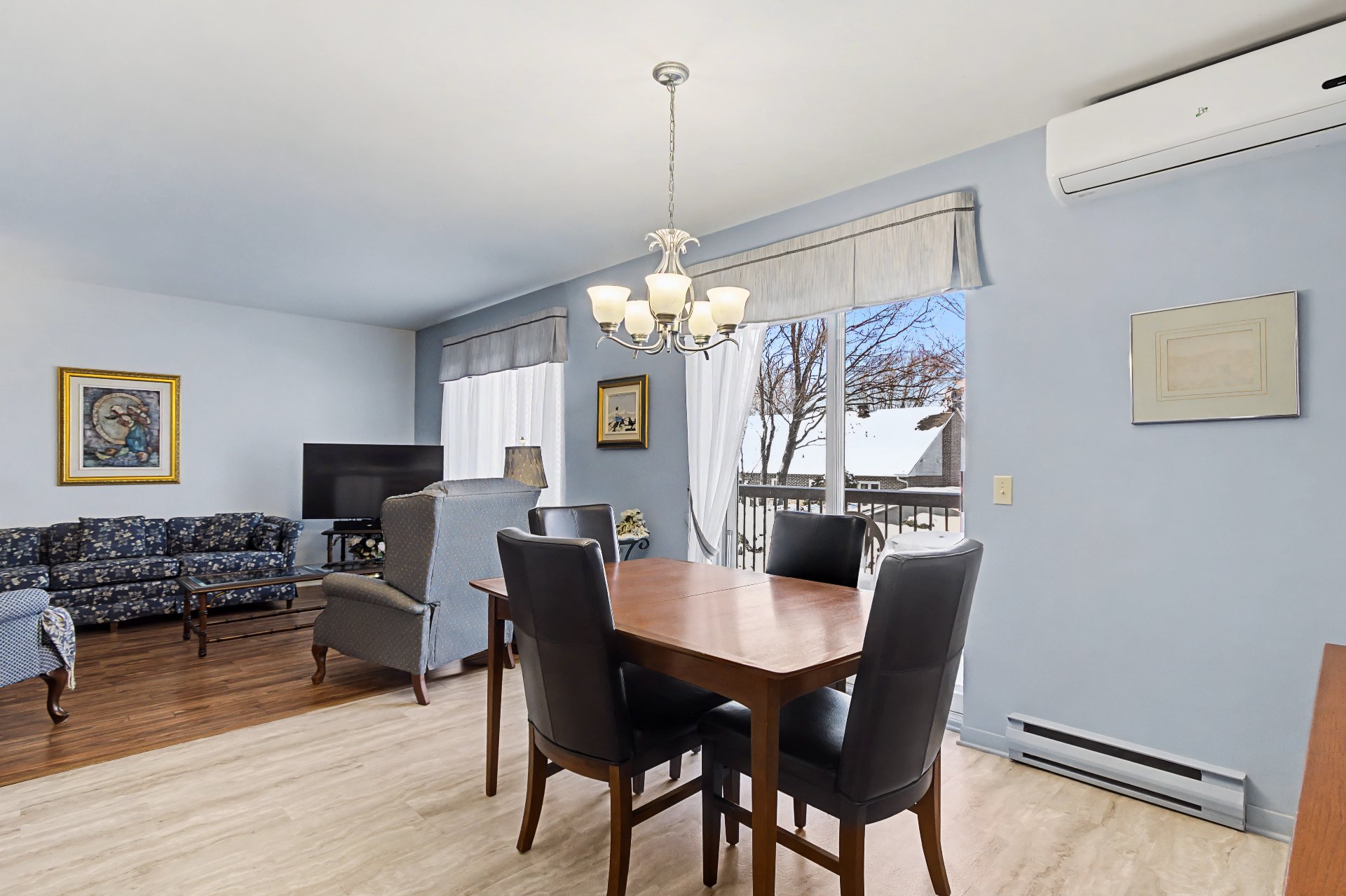 Photo - Salle à manger