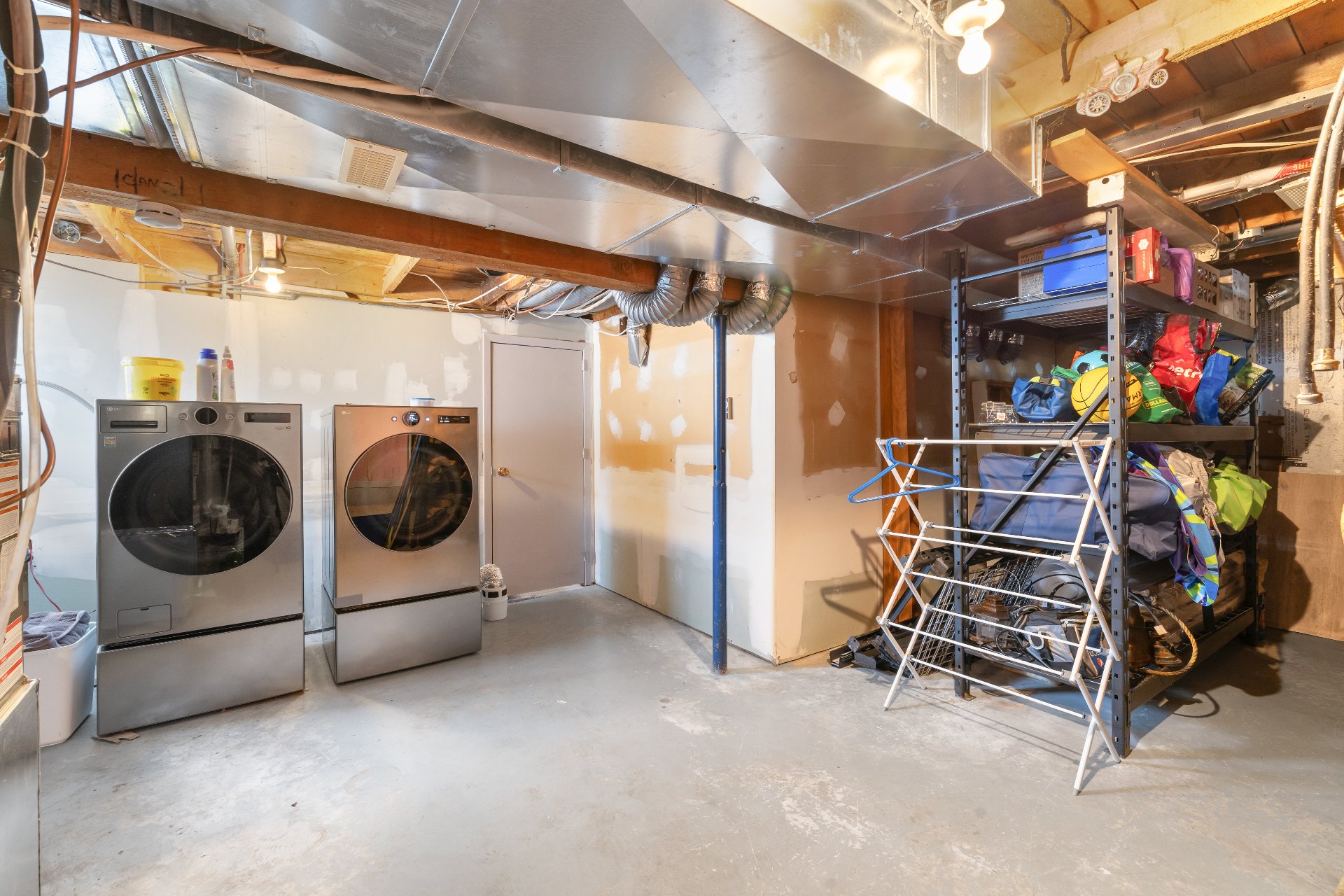 Photo - Laundry room