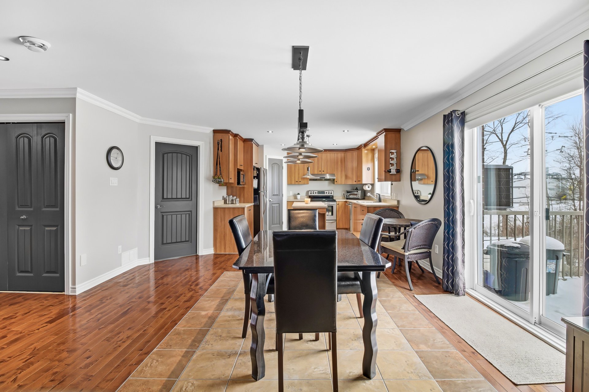 Photo - Salle à manger