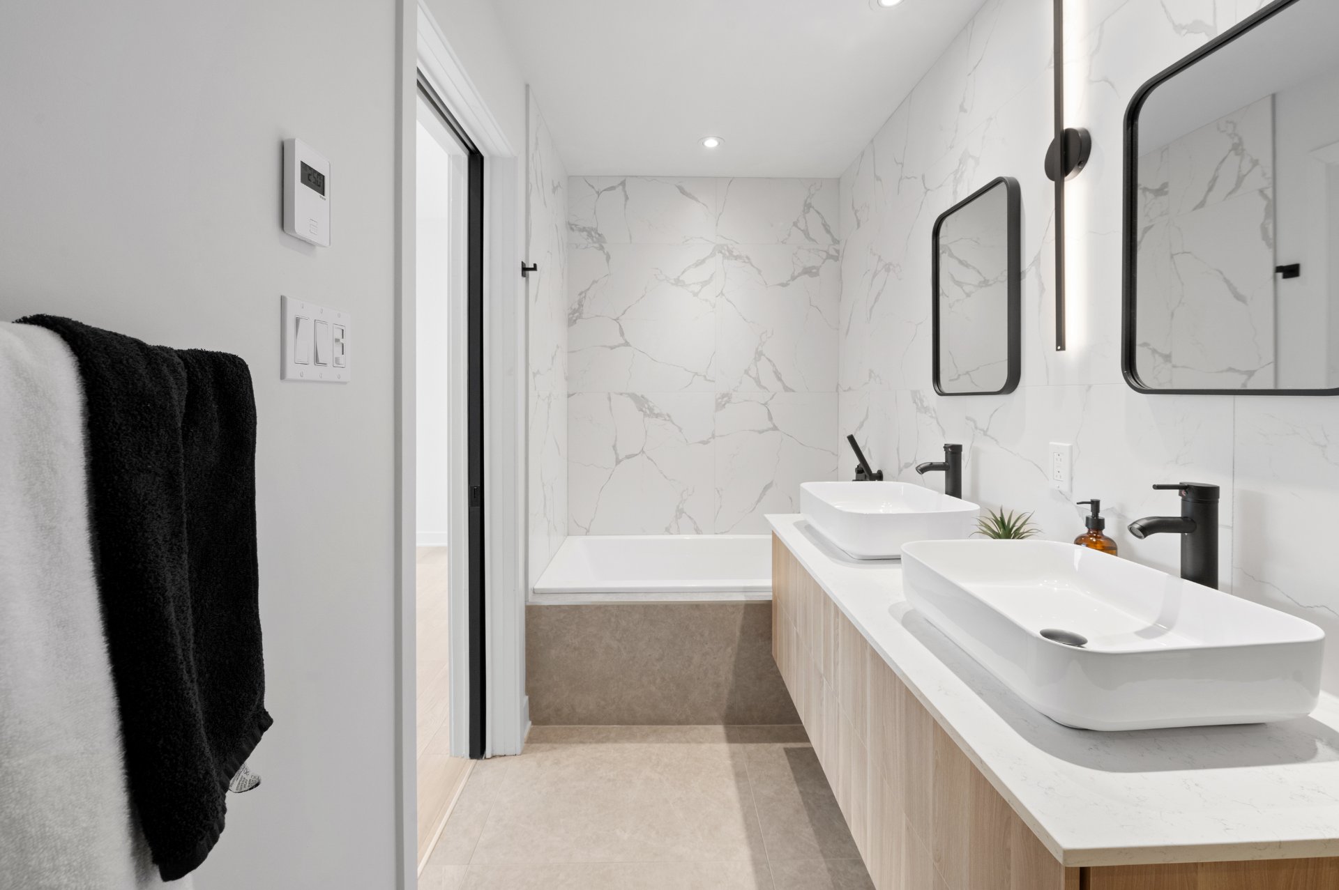 Photo - Salle de bains attenante à la CCP